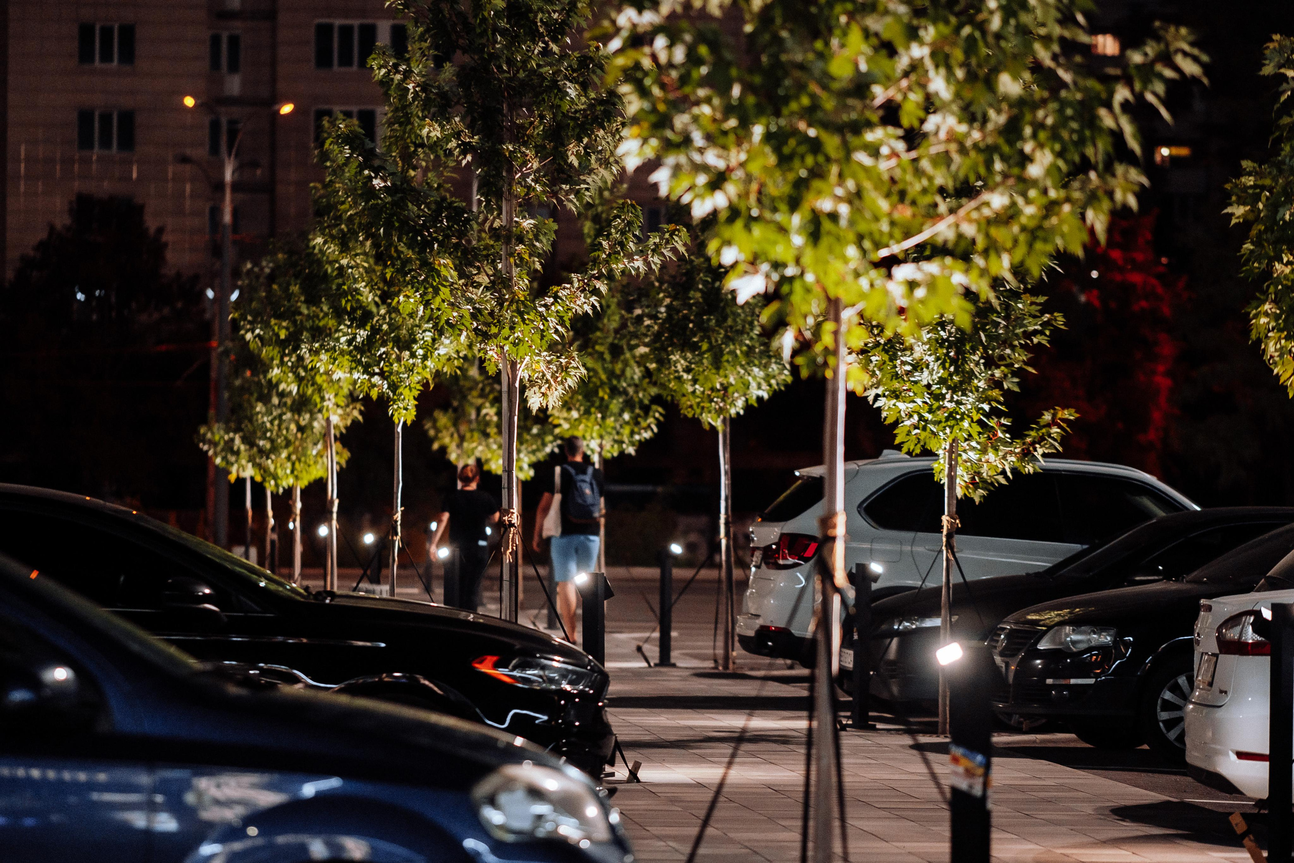 EXTERIER RETROVILLE. Ivan Skufinsky — wedding and family photographer in Vancouver