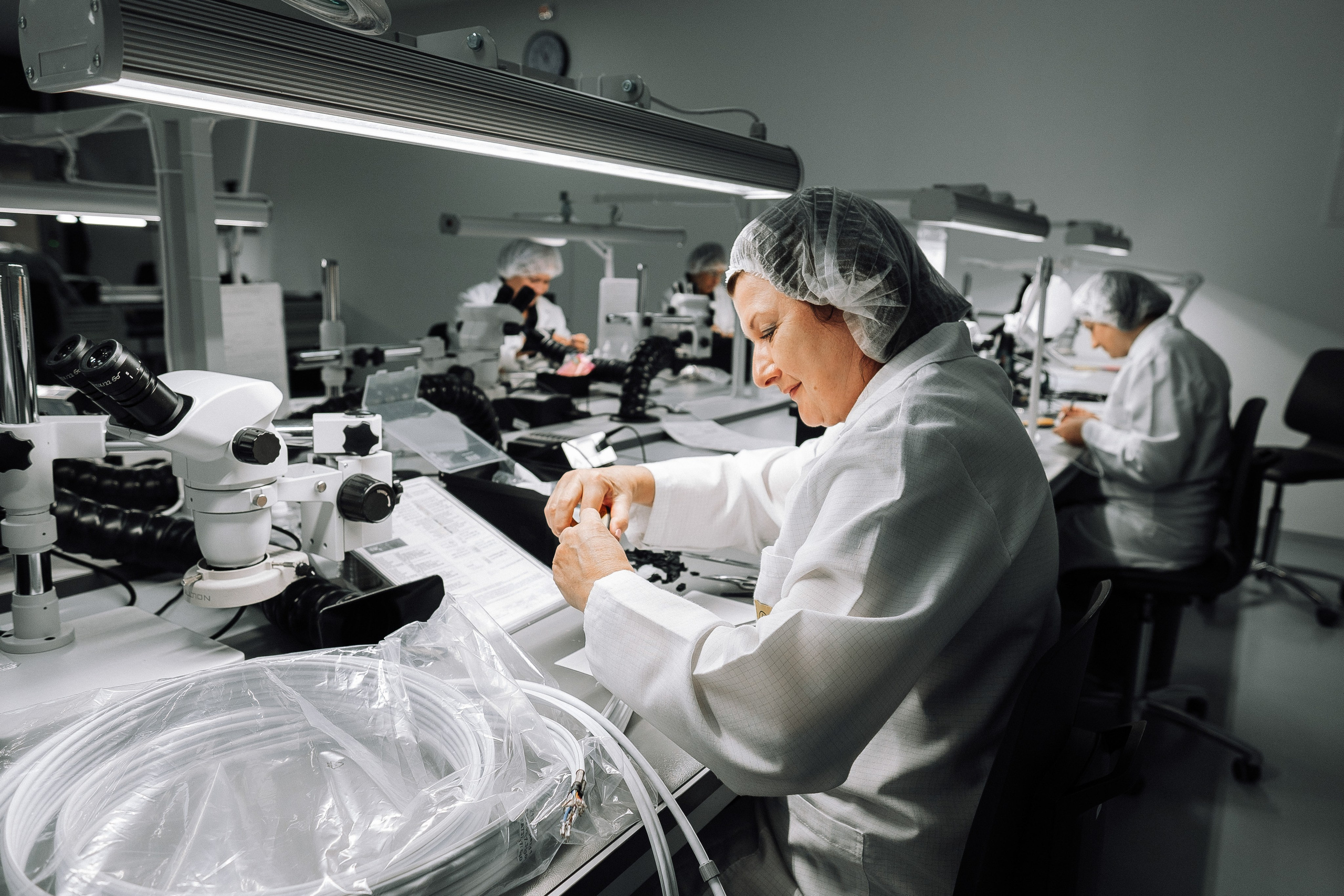 E & E Cable Solutions Factory. Ivan Skufinsky — wedding and family photographer in Vancouver