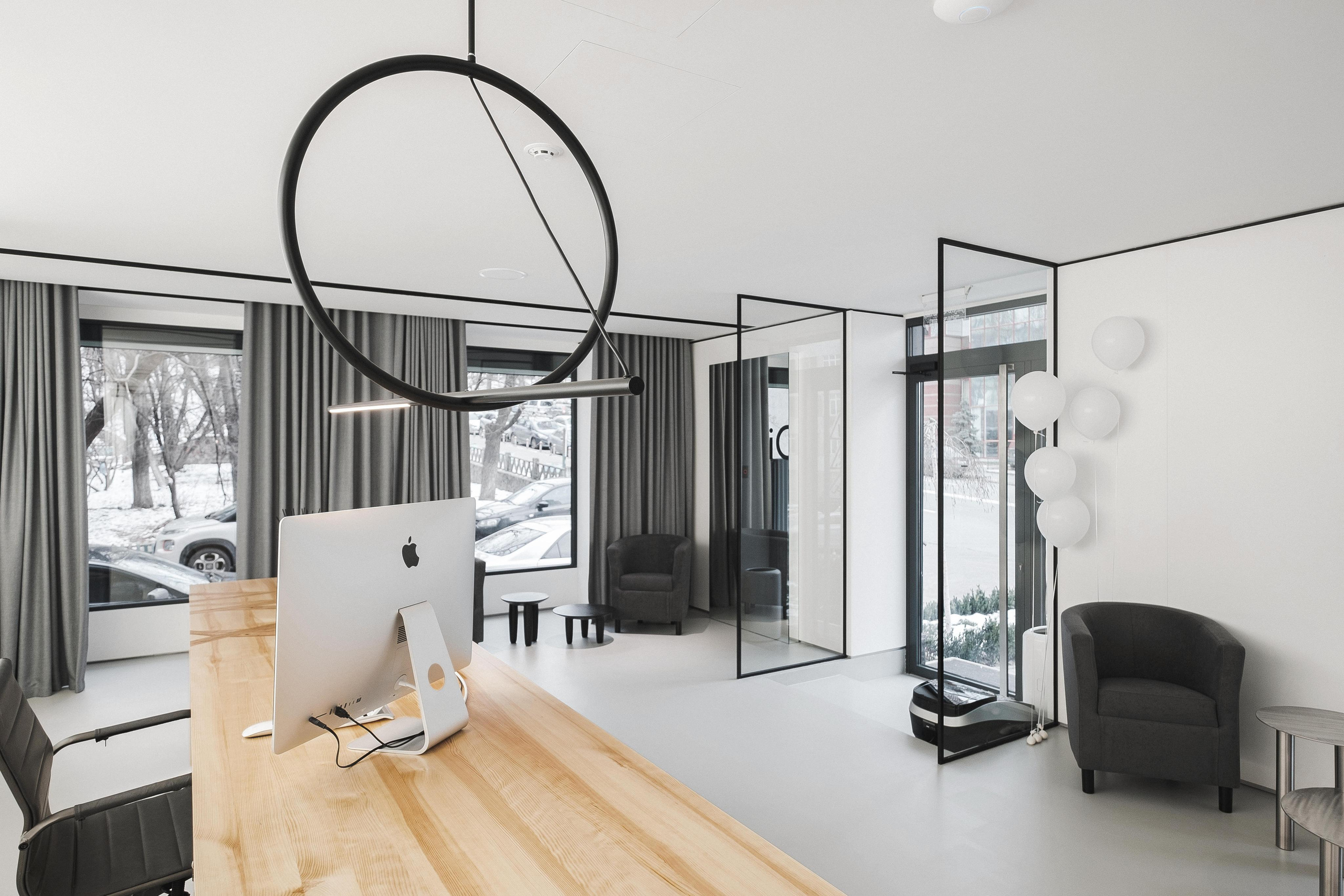 BEAUTY SAIOON OI. Ivan Skufinsky — wedding and family photographer in Vancouver