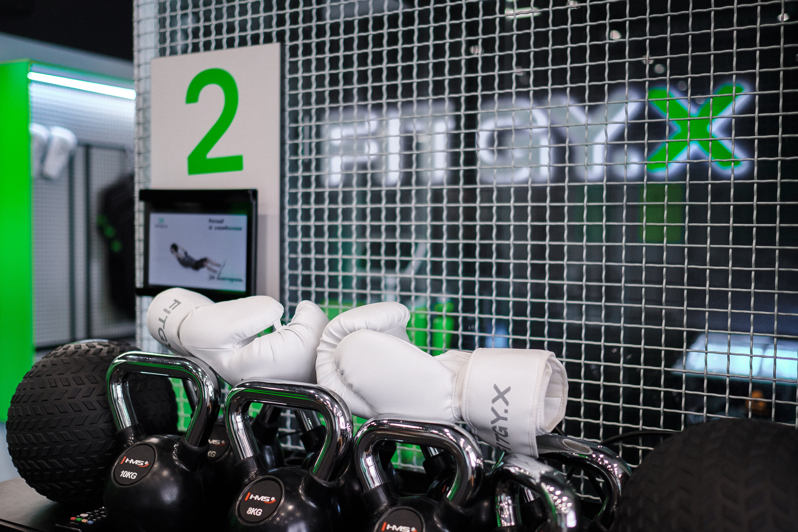 FitgyX контент 1 интерьер. Ivan Skufinsky — wedding and family photographer in Vancouver