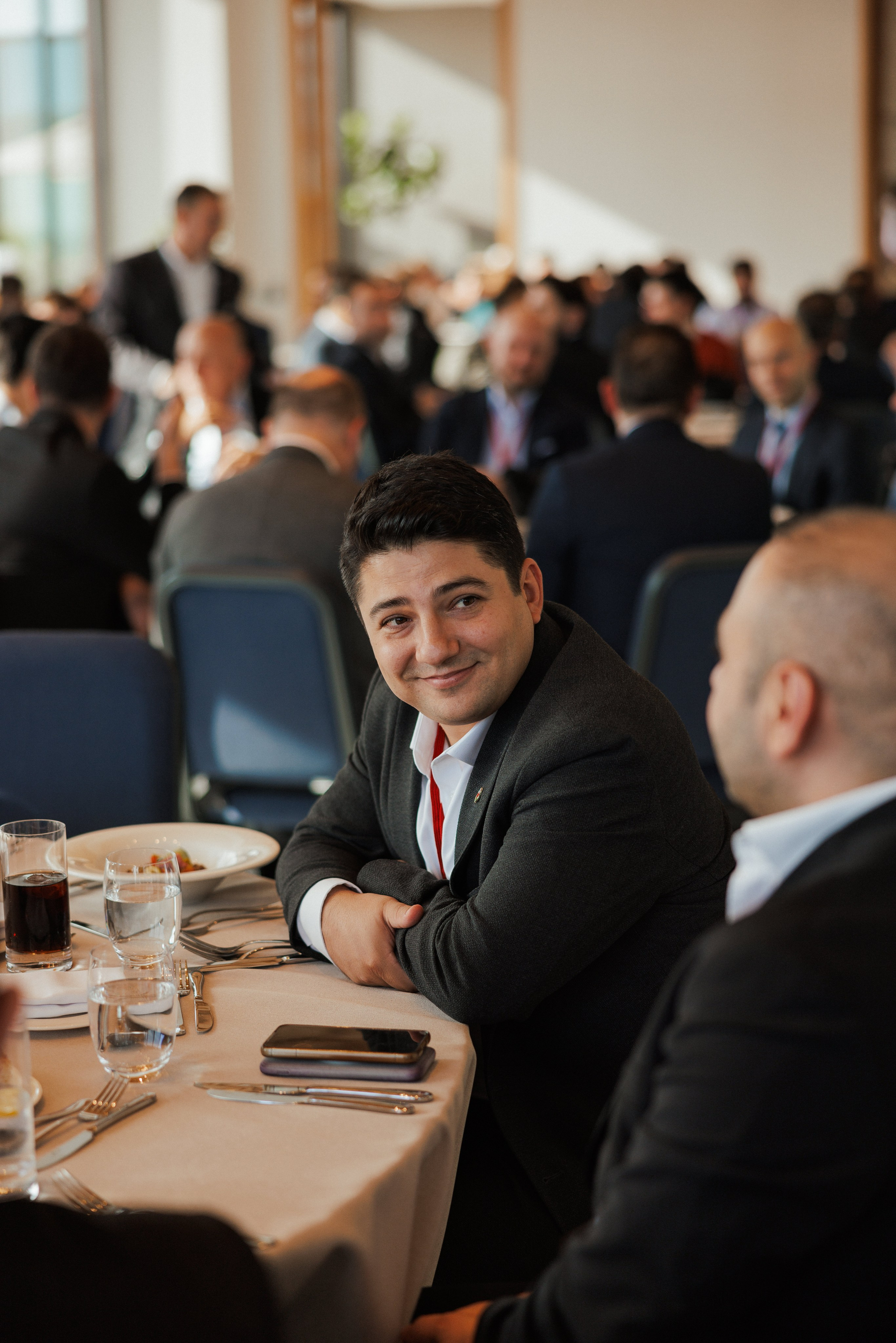 EXECUTIVE RETREAT Izmir Confidence Information Services. Ivan Skufinsky — wedding and family photographer in Vancouver