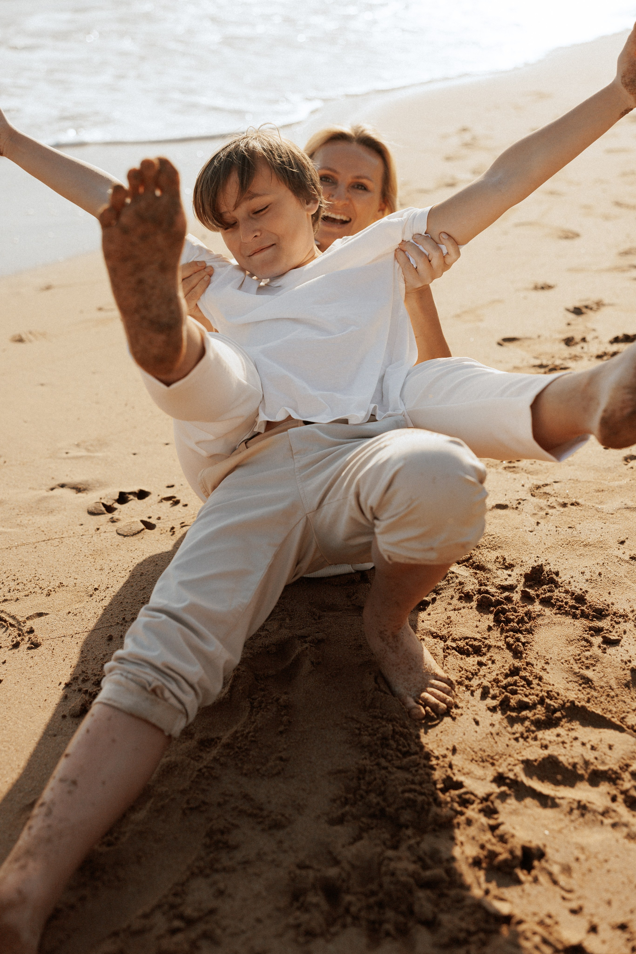 Family photo session on the beach in Vancouver BC Сanada. Twins. Ivan Skufinsky — wedding and family photographer in Vancouver