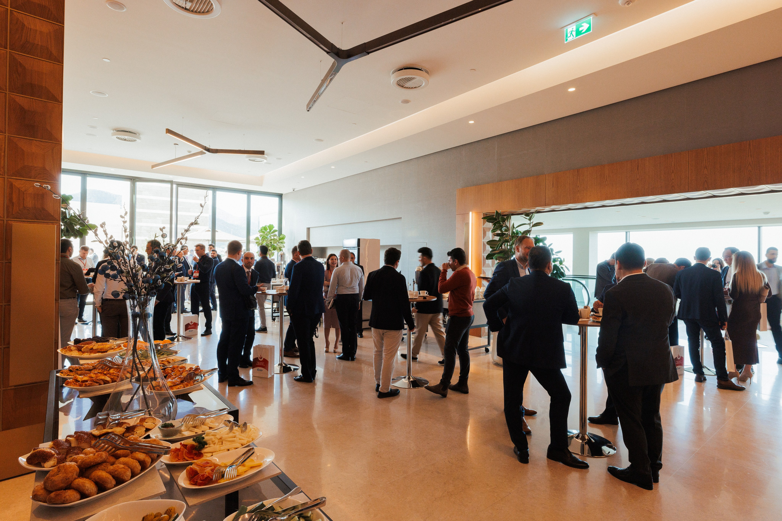 EXECUTIVE RETREAT Izmir Confidence Information Services. Ivan Skufinsky — wedding and family photographer in Vancouver