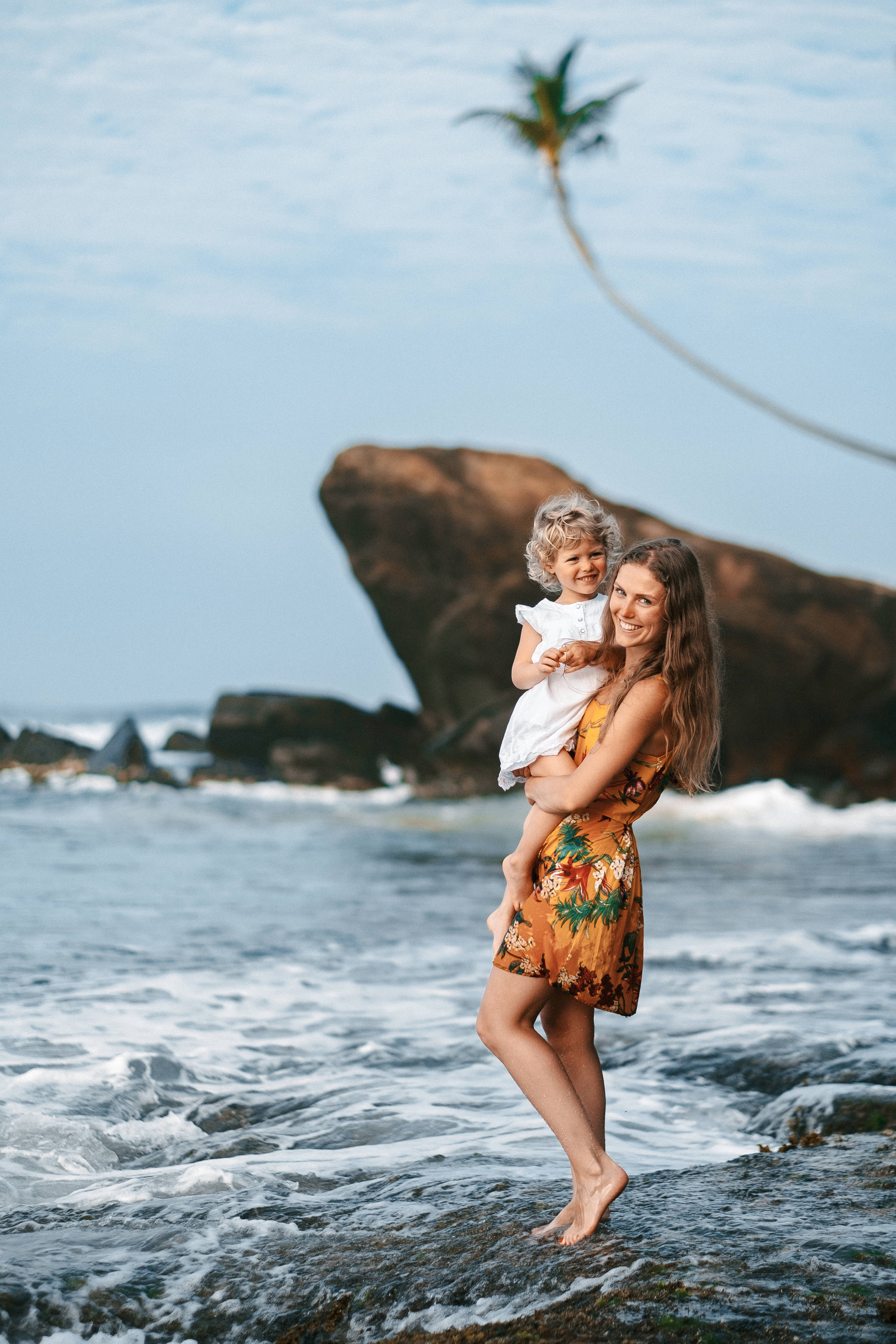 Gena+Katya+Liza Dalavella beach. Ivan Skufinsky — wedding and family photographer in Vancouver