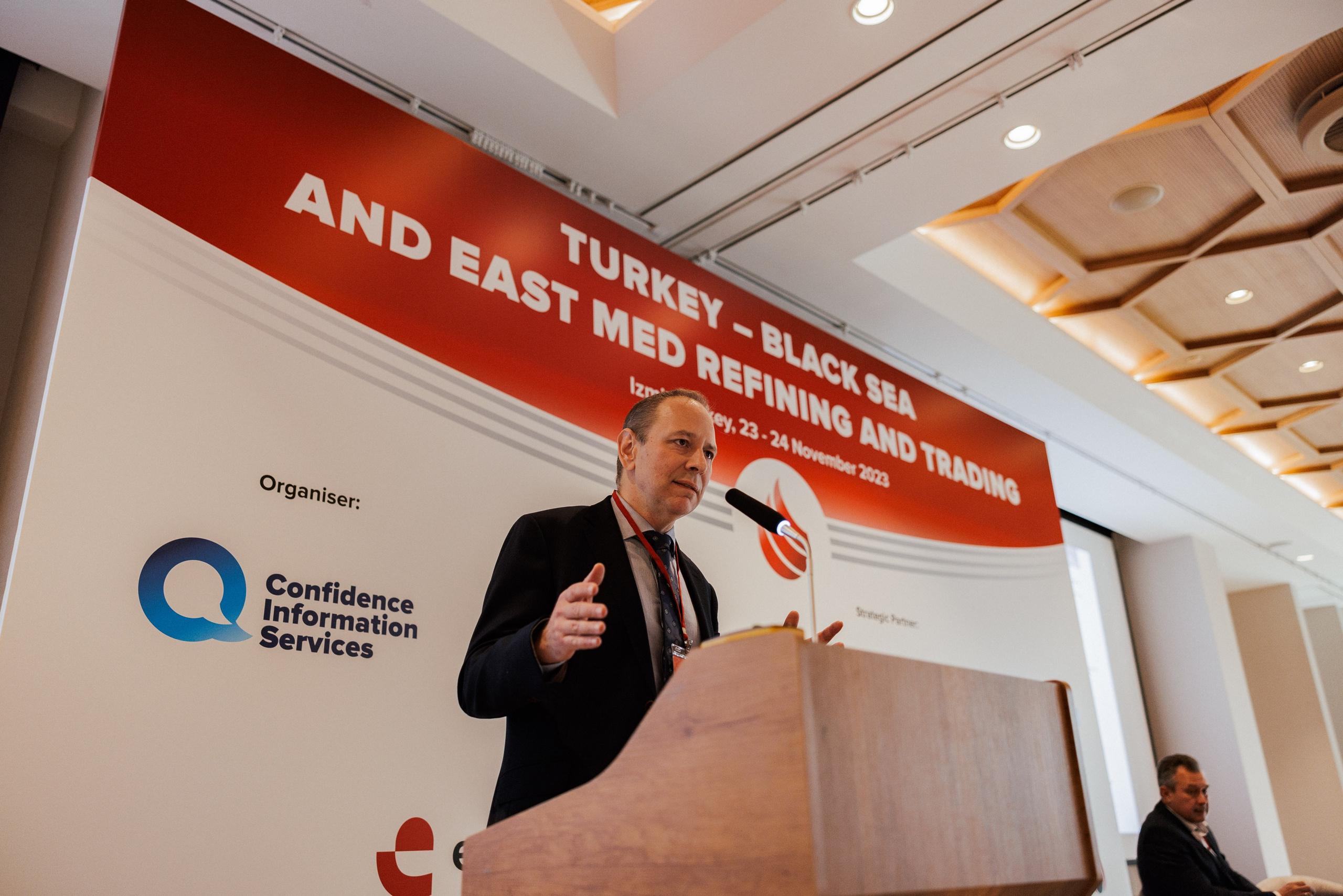 EXECUTIVE RETREAT Izmir Confidence Information Services. Ivan Skufinsky — wedding and family photographer in Vancouver