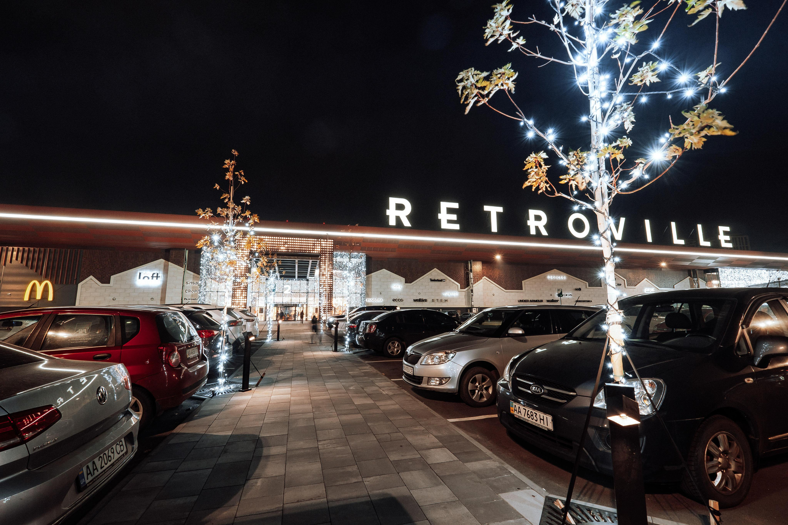 EXTERIER RETROVILLE. Ivan Skufinsky — wedding and family photographer in Vancouver