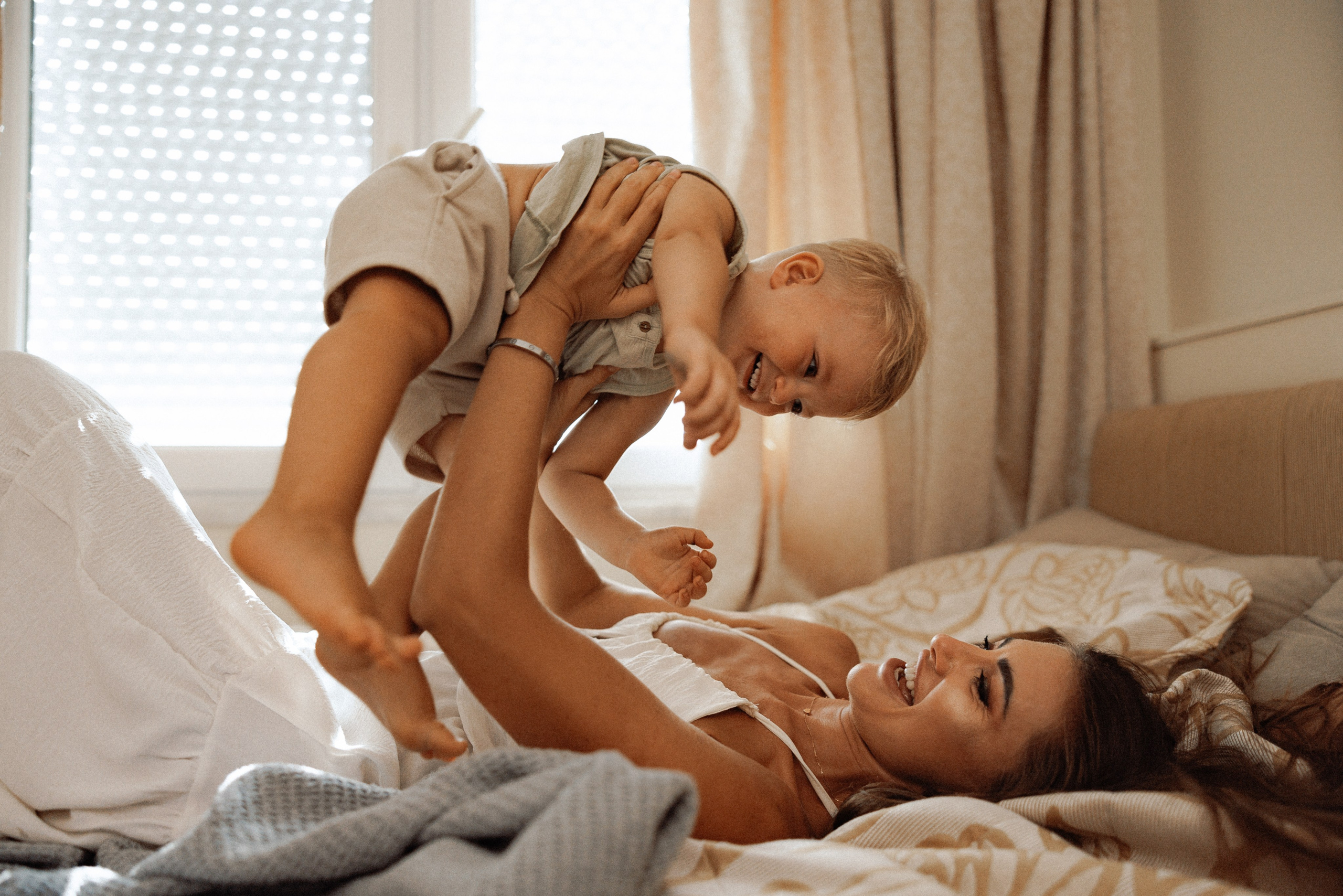 Home family shoot. Ivan Skufinsky — wedding and family photographer in Vancouver