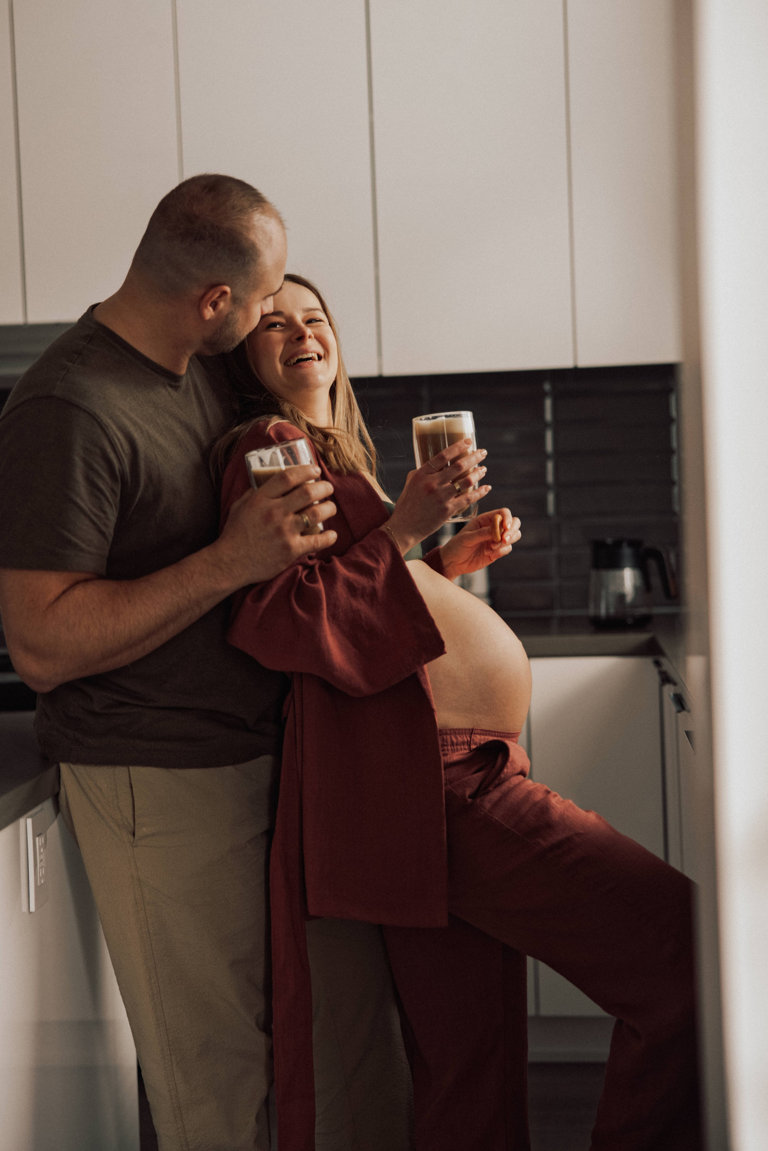 Pregnancy Home Story Vancouver. Ivan Skufinsky — wedding and family photographer in Vancouver
