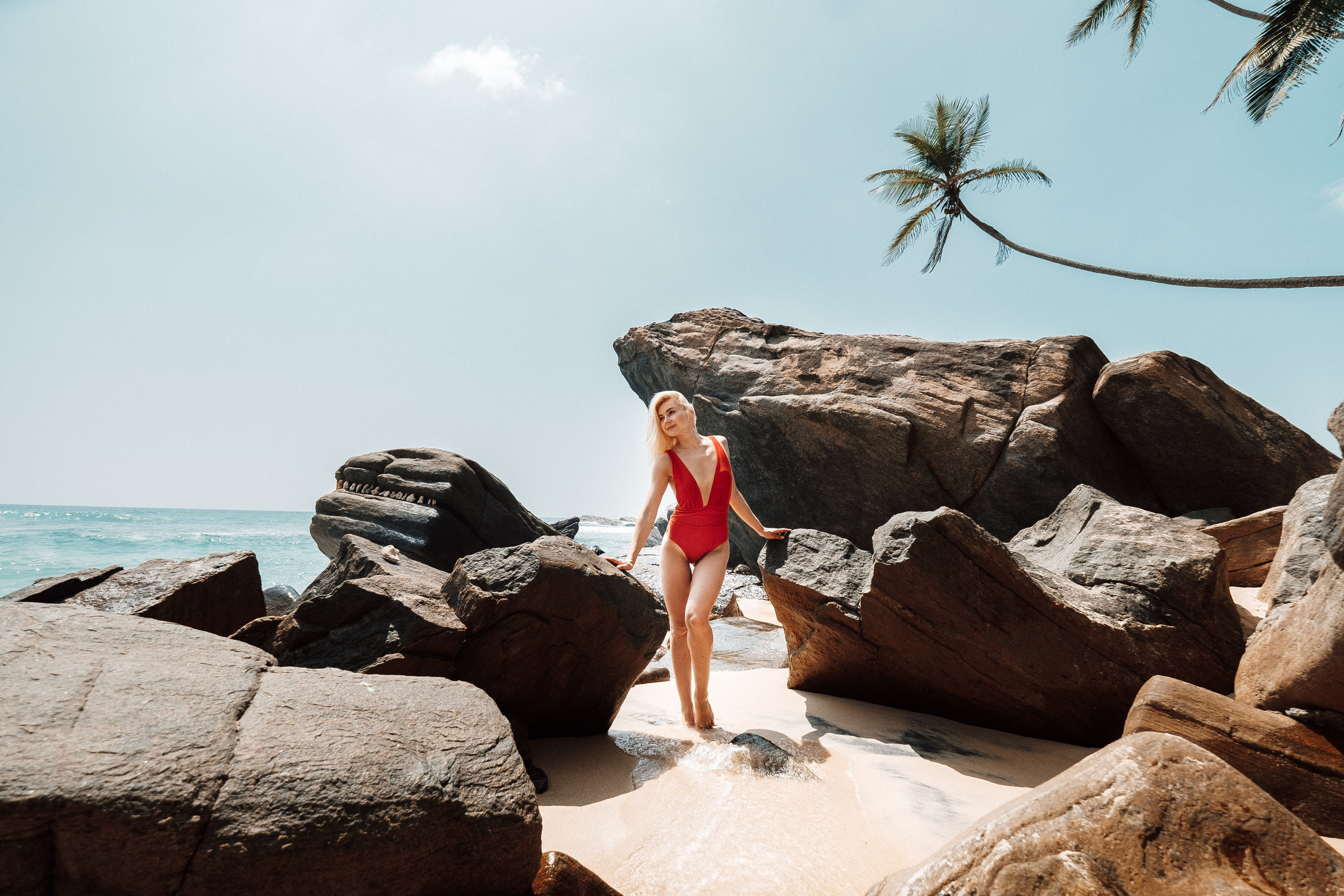 Julia Katya Dalavella beach. Ivan Skufinsky — wedding and family photographer in Vancouver