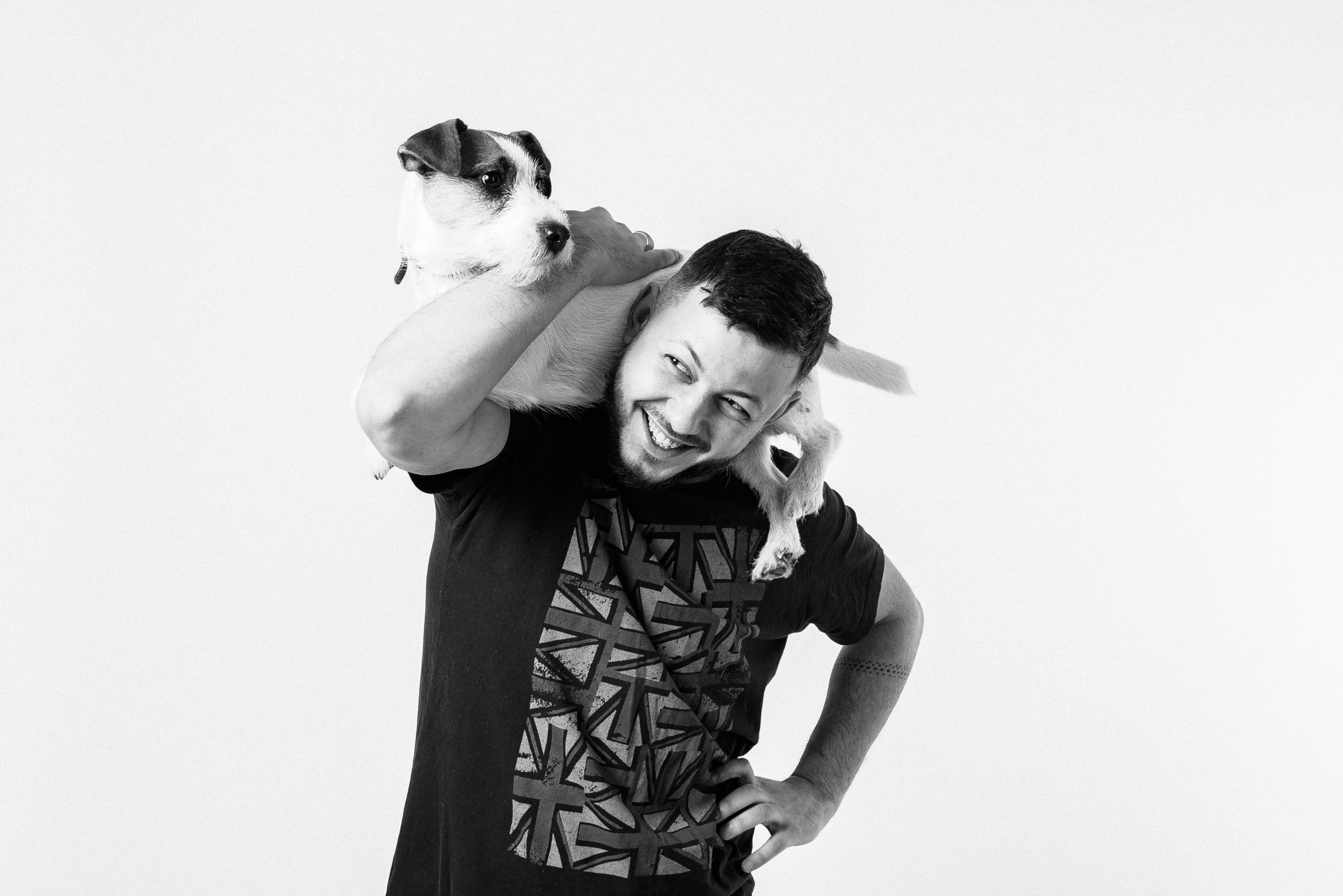 Pregnancy photo session in a photo studio with a dog. Ivan Skufinsky — wedding and family photographer in Vancouver