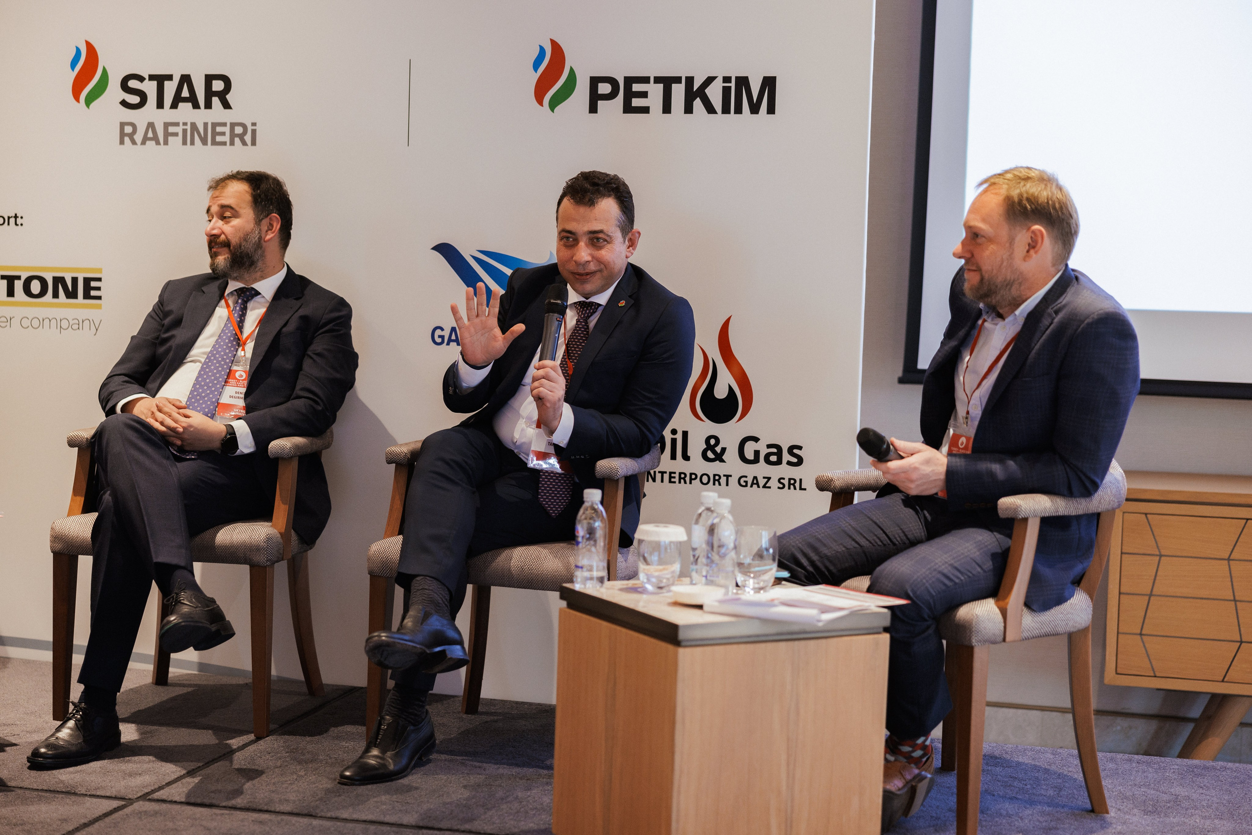 EXECUTIVE RETREAT Izmir Confidence Information Services. Ivan Skufinsky — wedding and family photographer in Vancouver