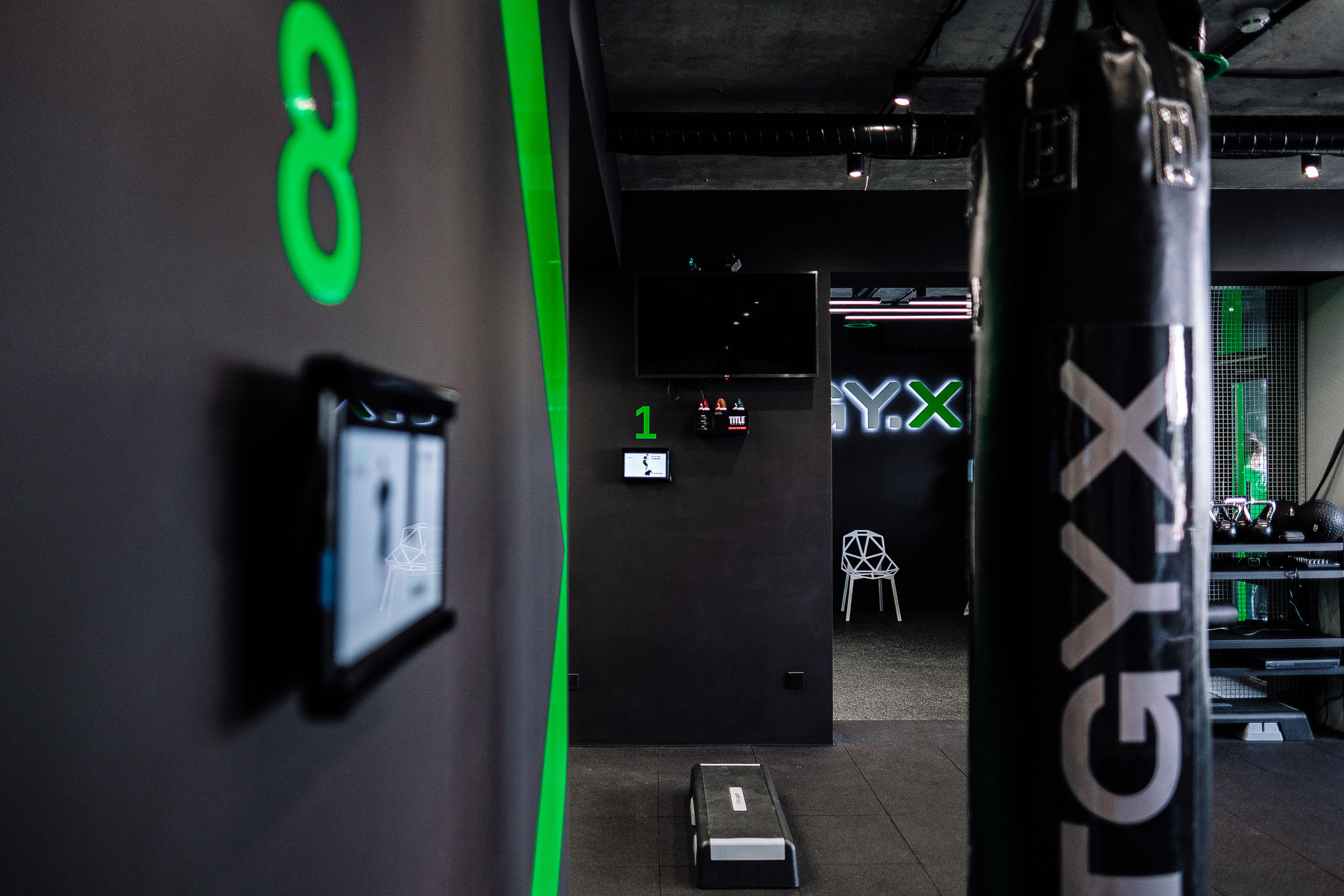 FitgyX контент 1 интерьер. Ivan Skufinsky — wedding and family photographer in Vancouver