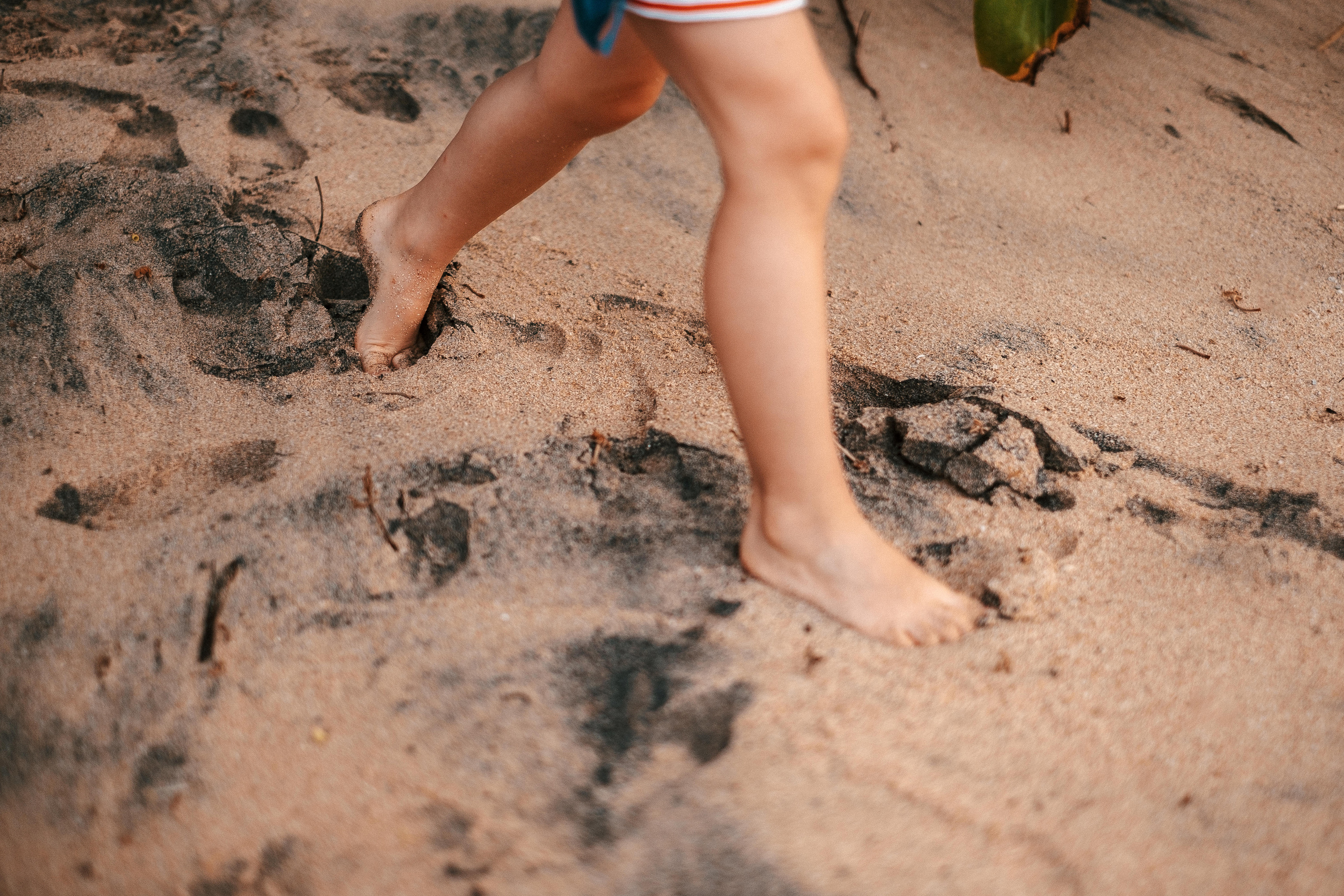 Gena+Katya+Liza Dalavella beach. Ivan Skufinsky — wedding and family photographer in Vancouver