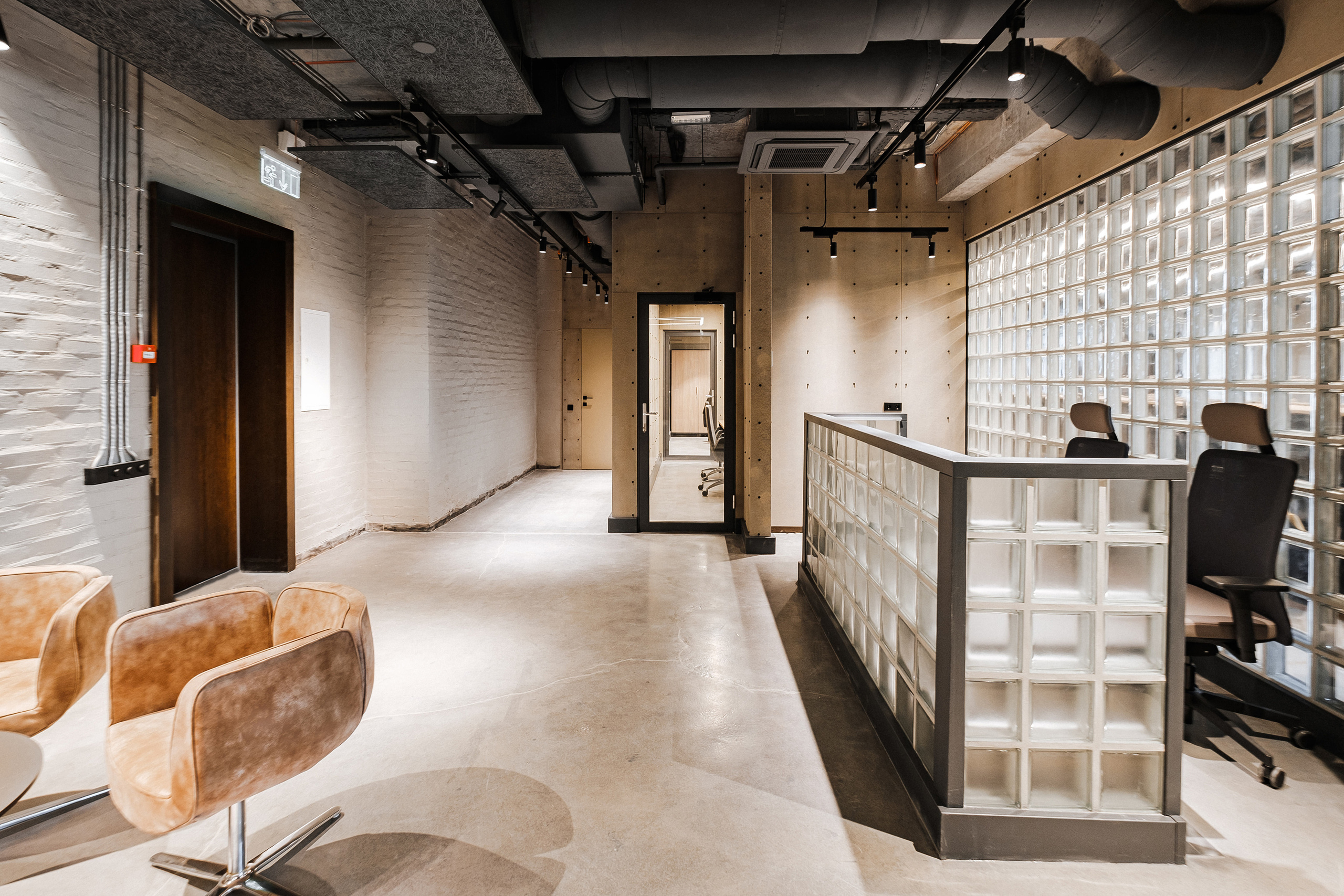 МACNAVI. Ivan Skufinsky — wedding and family photographer in Vancouver