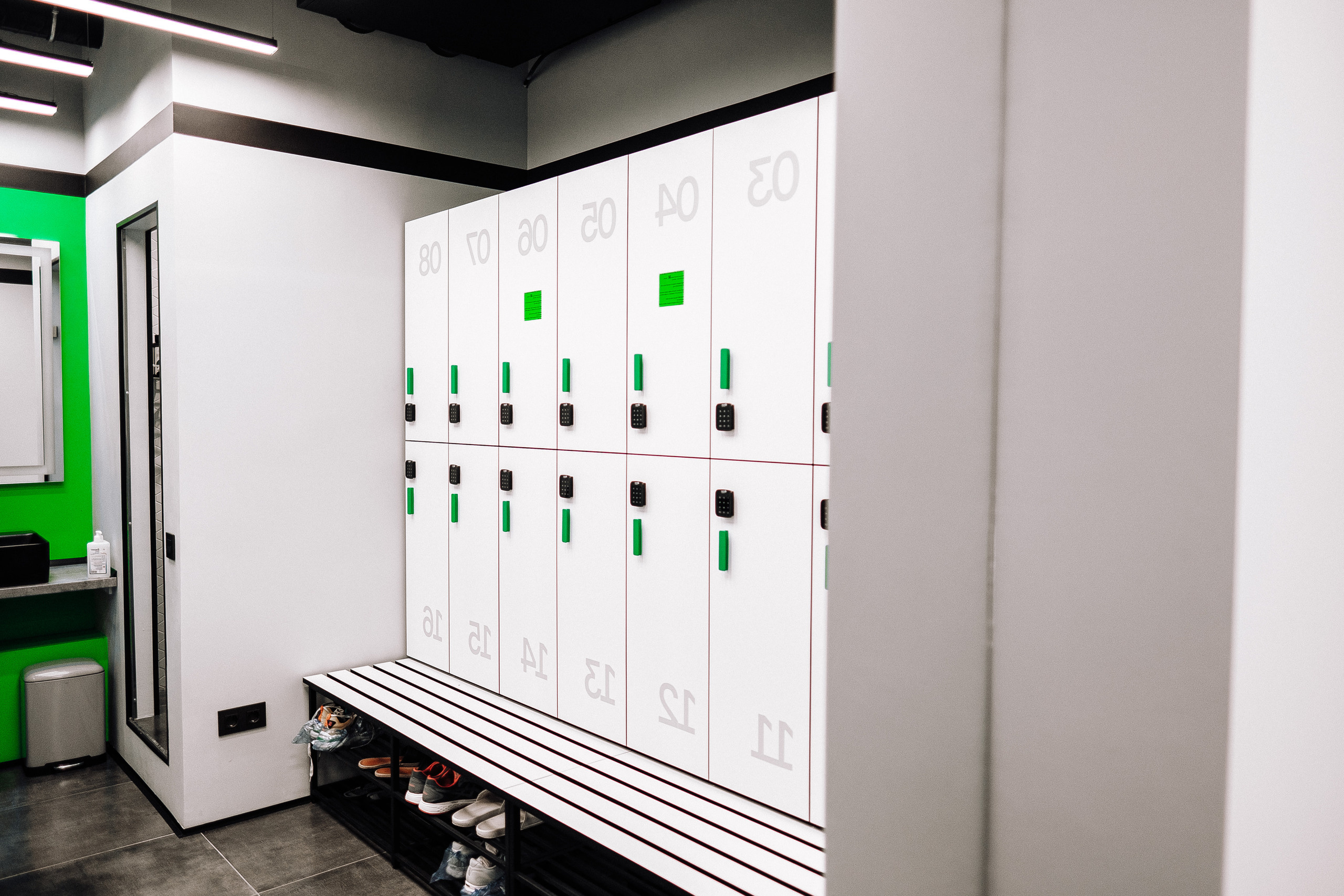 FitgyX контент 1 интерьер. Ivan Skufinsky — wedding and family photographer in Vancouver