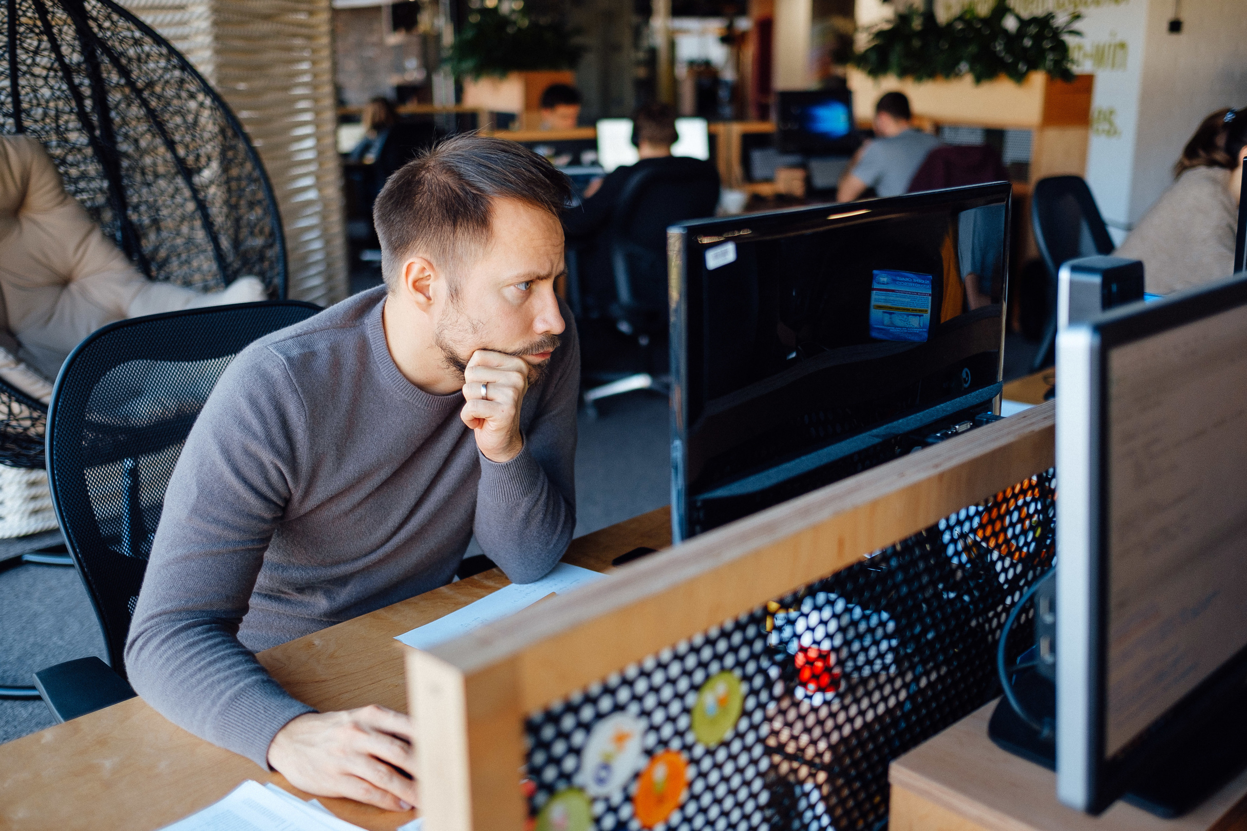 Фотоэкскурсия в компанию OLX. Ivan Skufinsky — wedding and family photographer in Vancouver