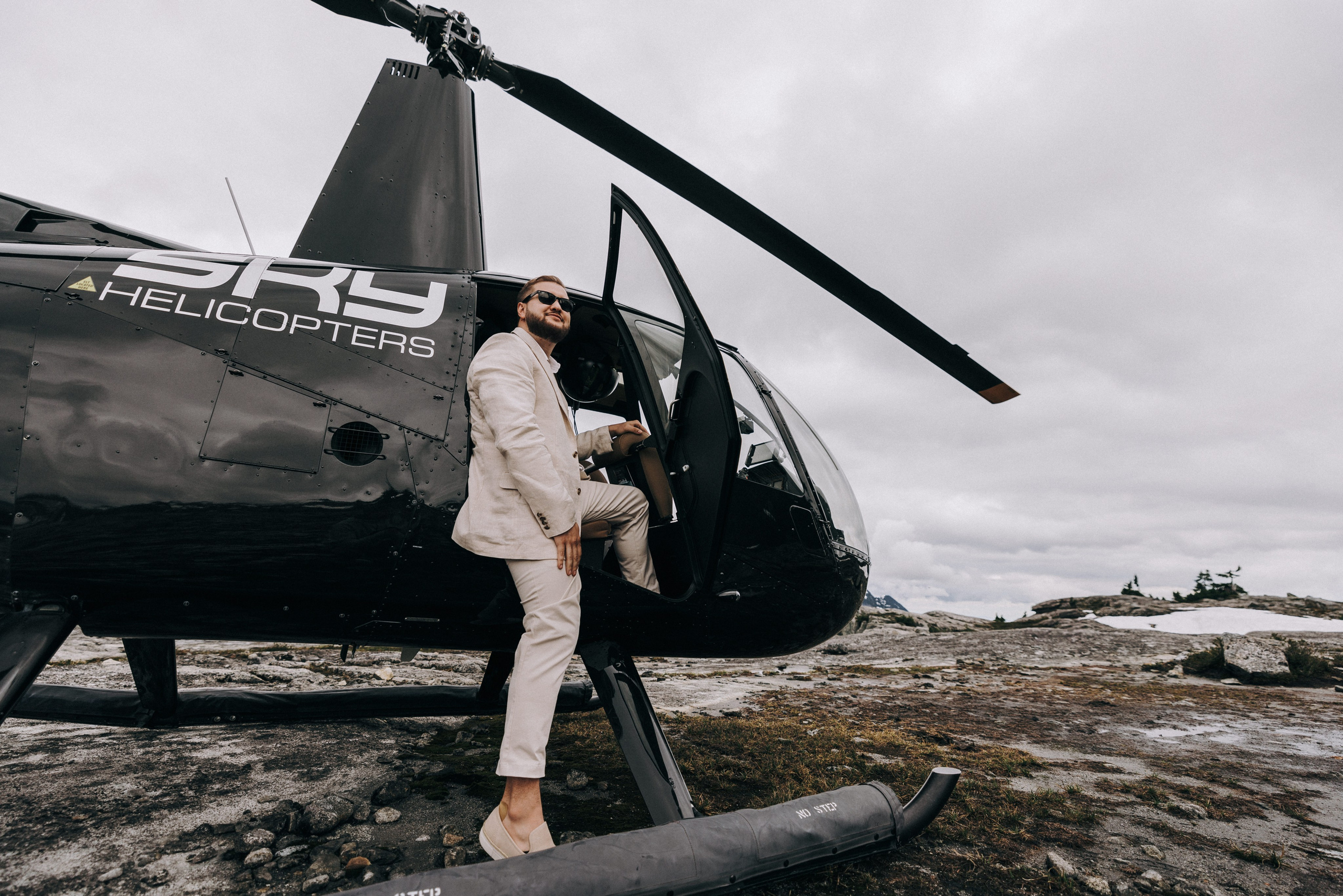 Sky-High Love: Stunning Vancouver Mountain Wedding Shoot by Helicopter. Ivan Skufinsky — wedding and family photographer in Vancouver