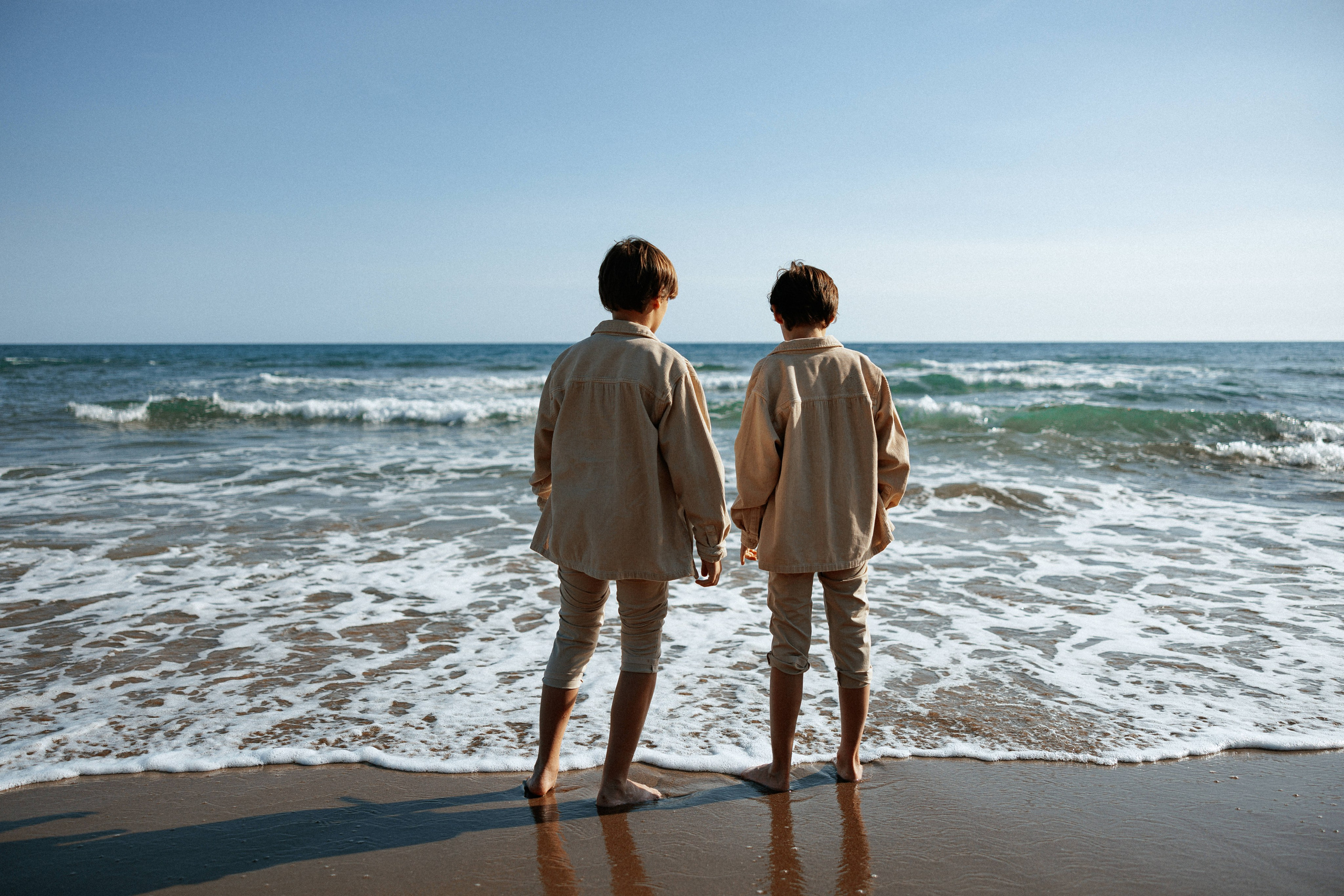 Family photo session on the beach in Vancouver BC Сanada. Twins. Ivan Skufinsky — wedding and family photographer in Vancouver
