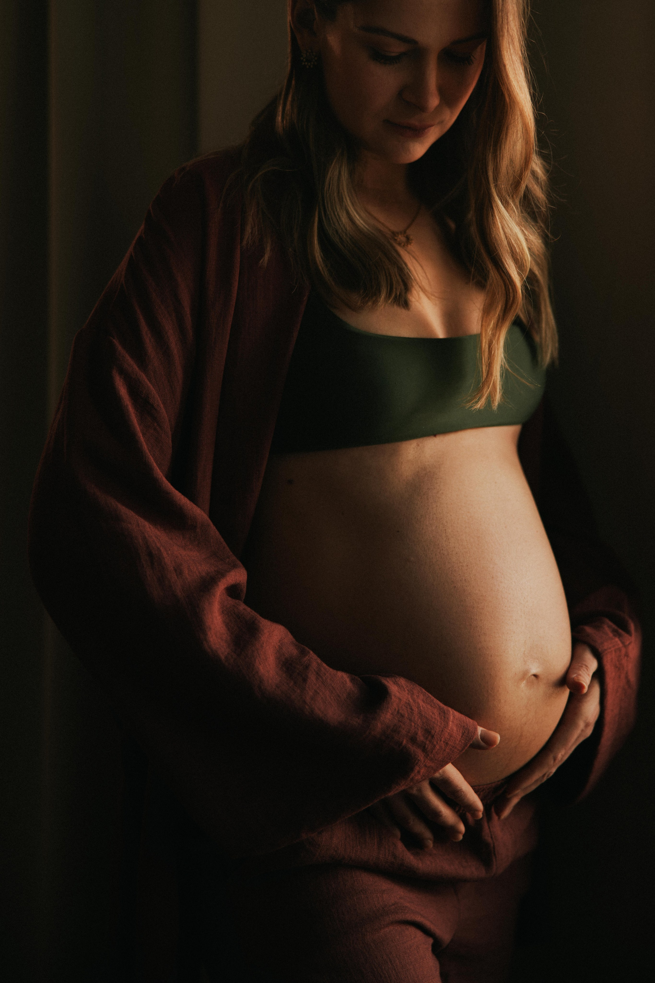 Pregnancy Home Story Vancouver. Ivan Skufinsky — wedding and family photographer in Vancouver