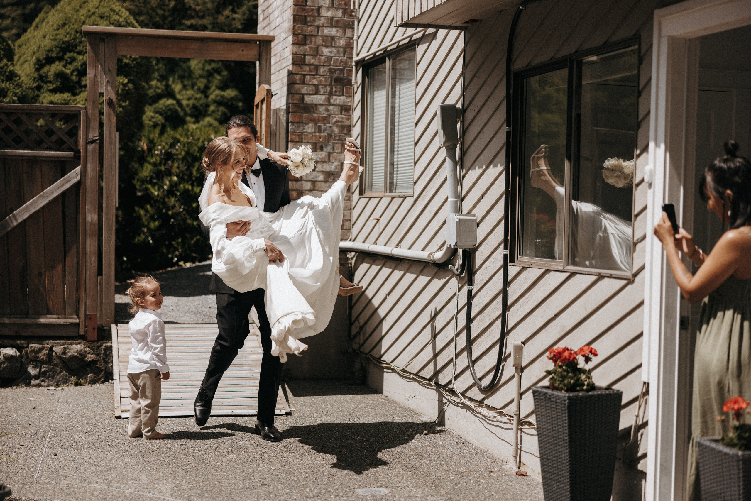 Ivan Skufinsky — wedding and family photographer in Vancouver