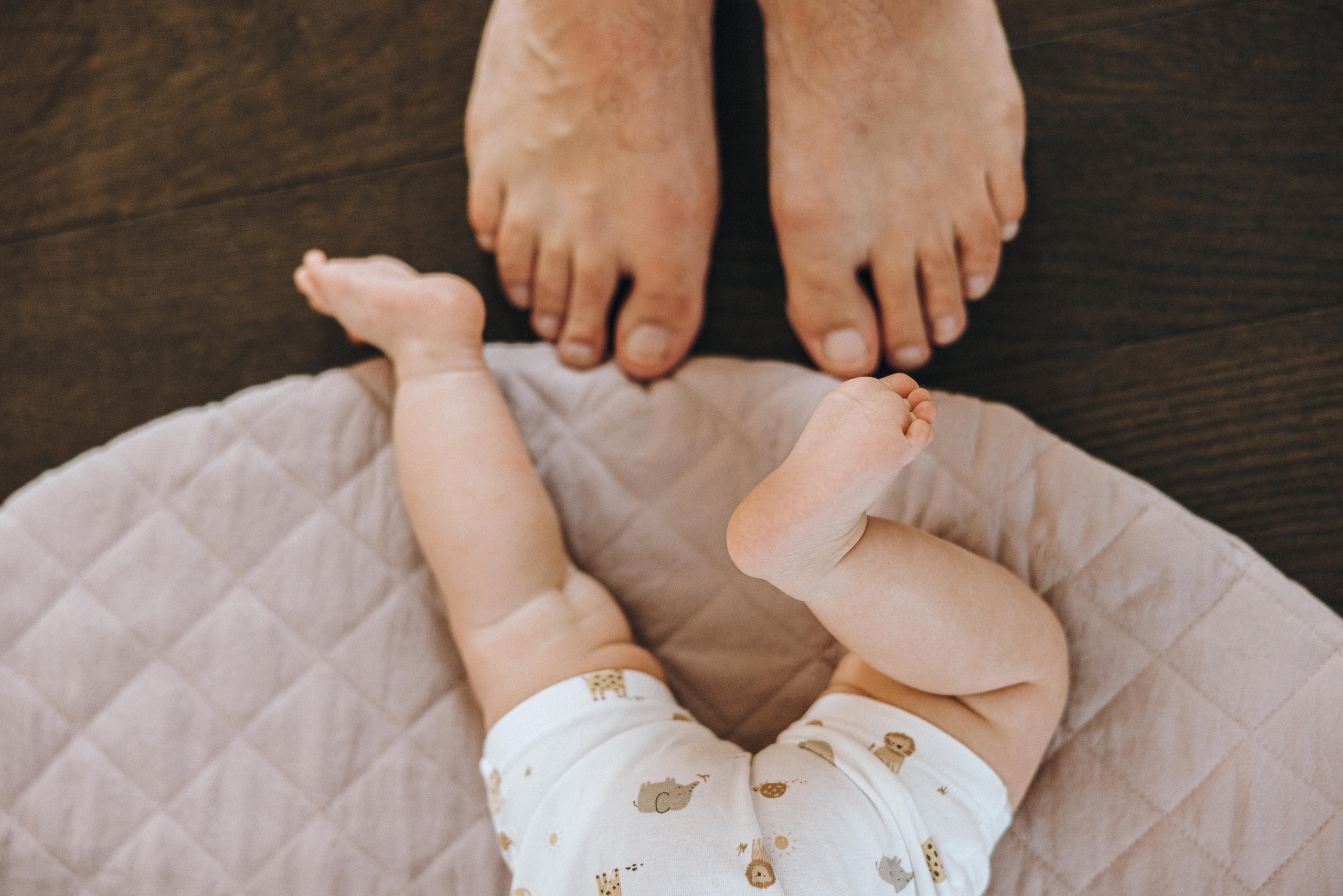 home family photoshoot in Vancouver. Father and daughter
