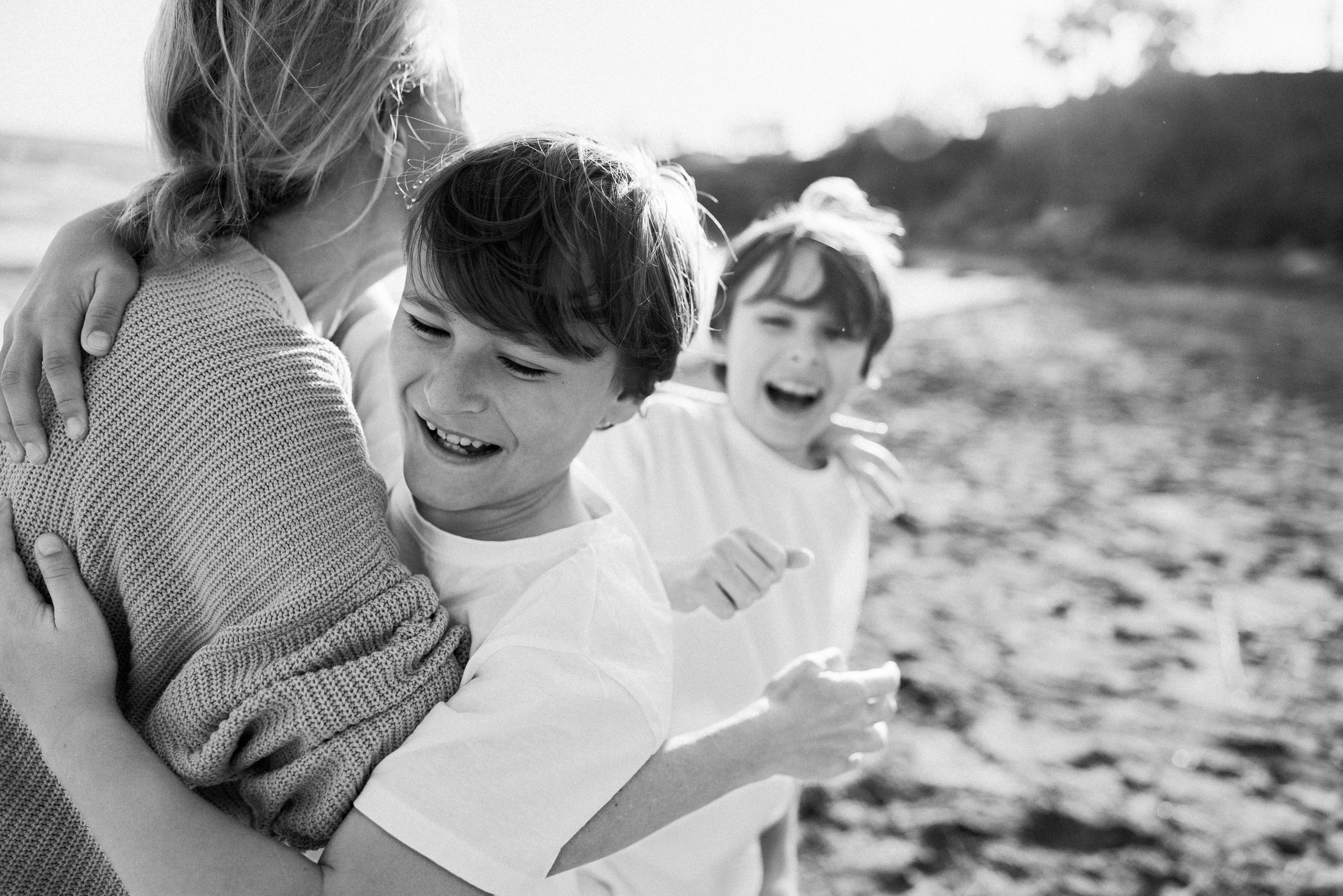 Family photo session on the beach in Vancouver BC Сanada. Twins. Ivan Skufinsky — wedding and family photographer in Vancouver