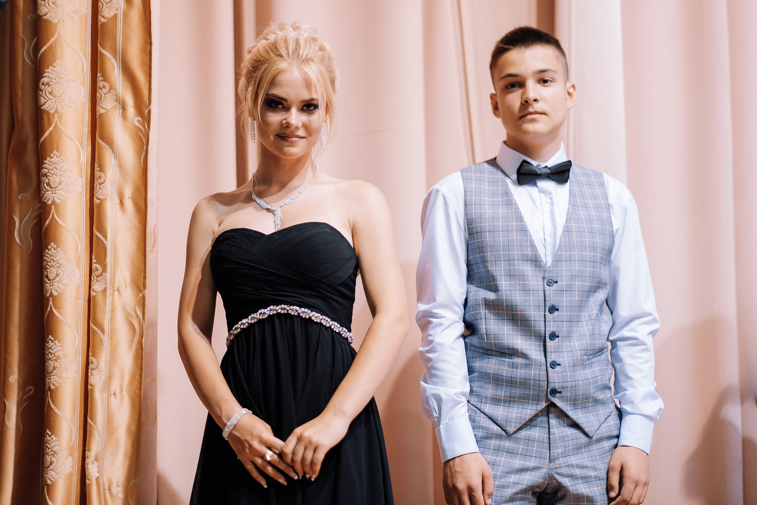 Выпускной школа номер 3. Хмельник. Ivan Skufinsky — wedding and family photographer in Vancouver