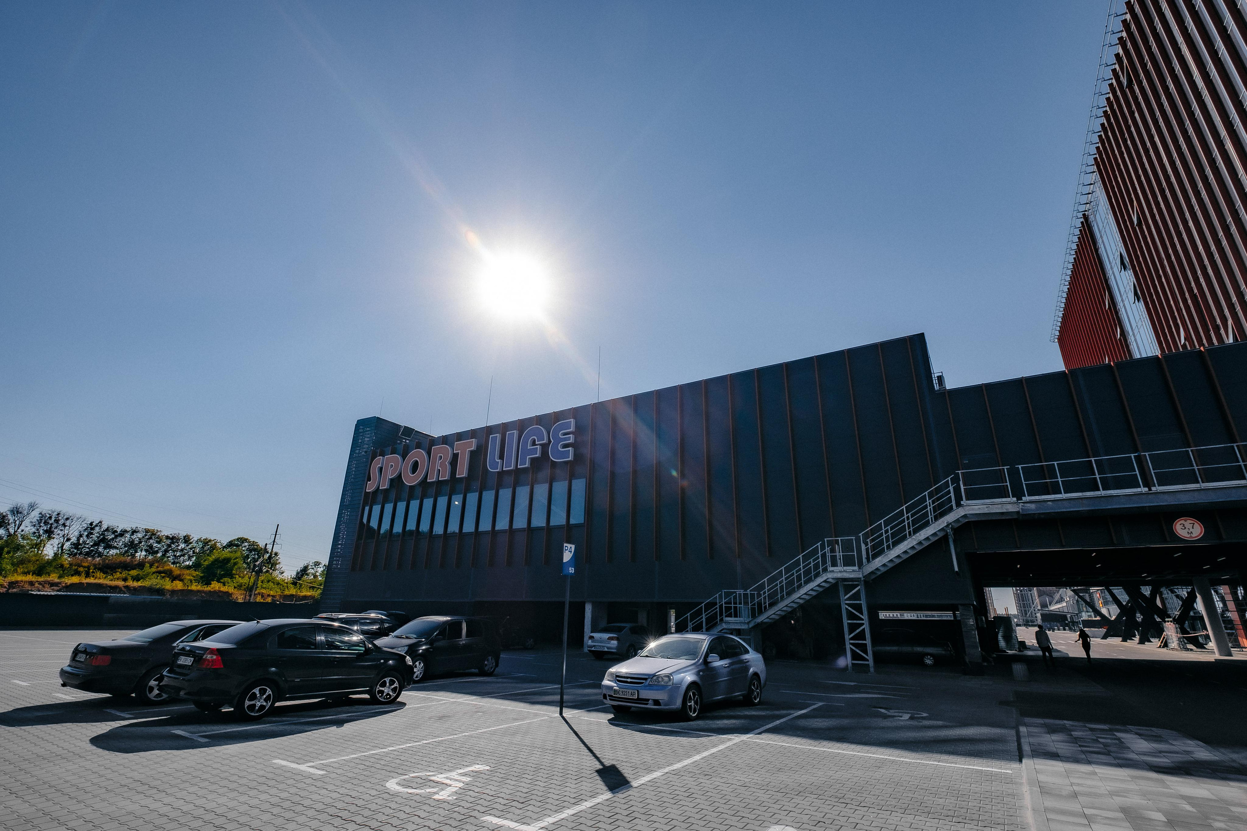 EXTERIER RETROVILLE. Ivan Skufinsky — wedding and family photographer in Vancouver