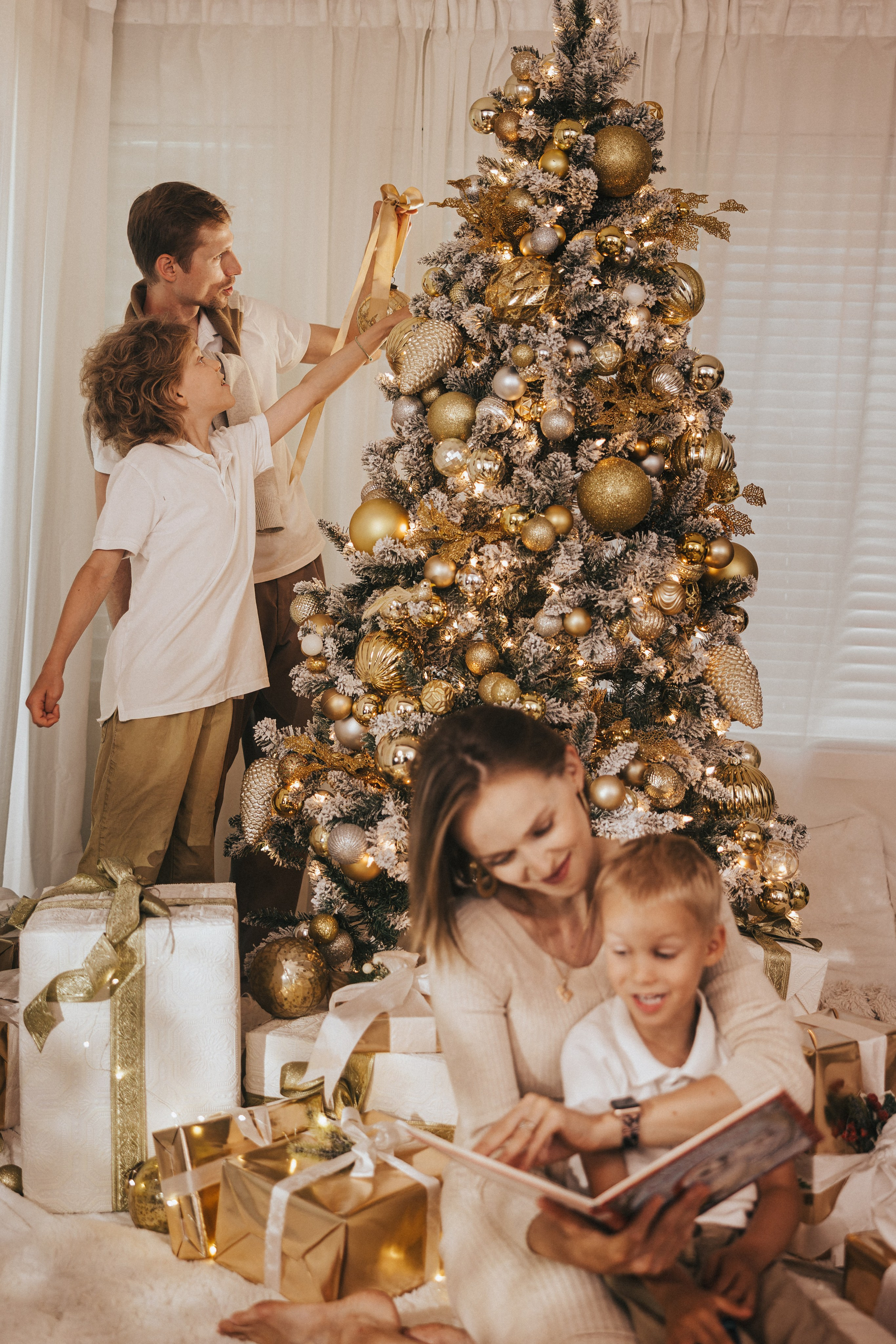 Christmas photo shoot 2025. Ivan Skufinsky — wedding and family photographer in Vancouver