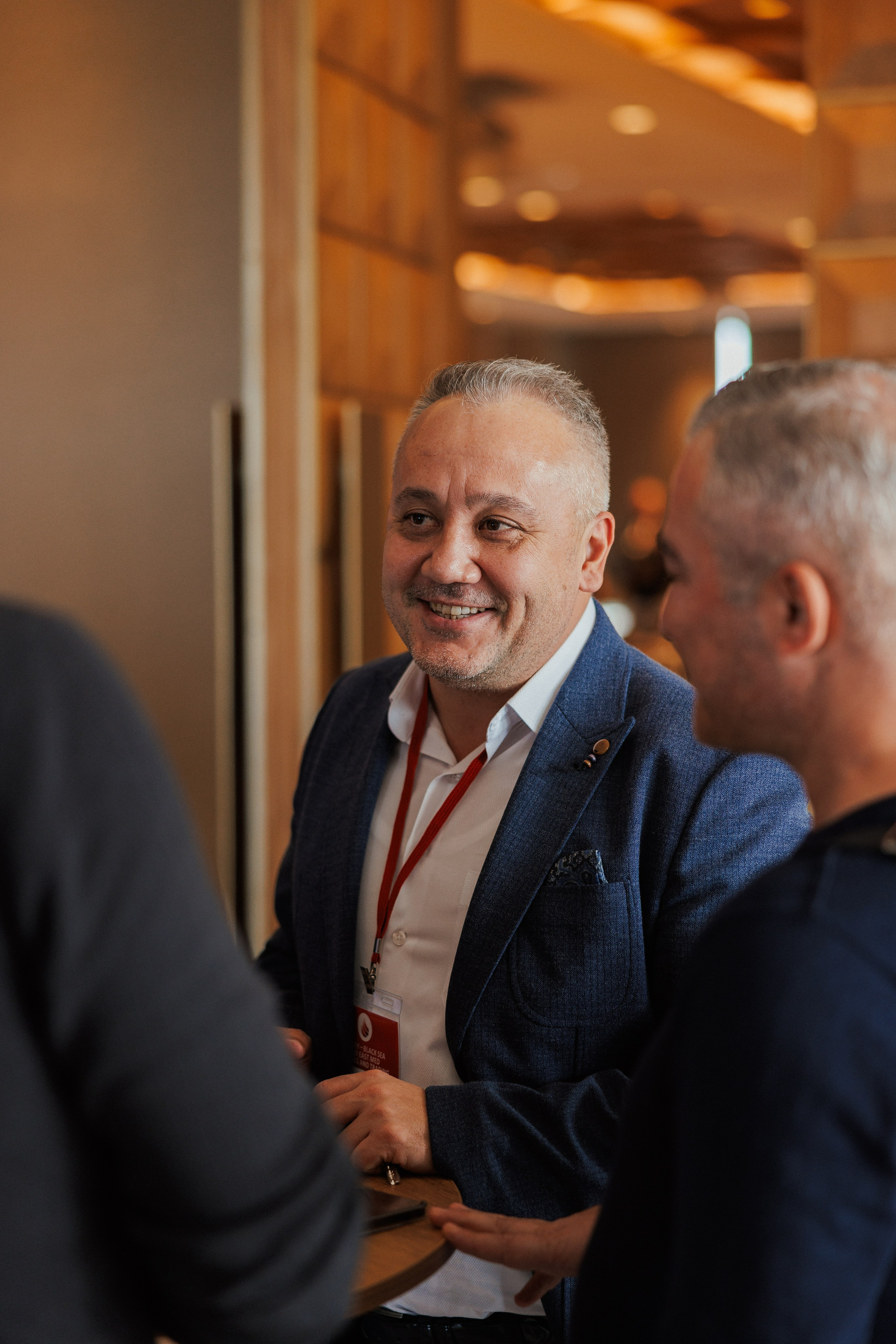 EXECUTIVE RETREAT Izmir Confidence Information Services. Ivan Skufinsky — wedding and family photographer in Vancouver