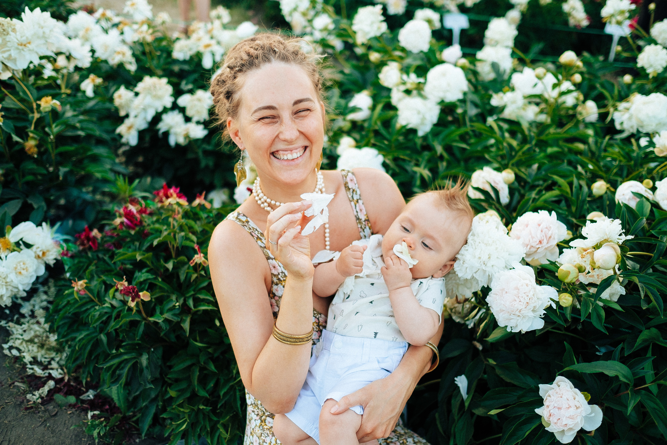 семейная фотосессия, пионы