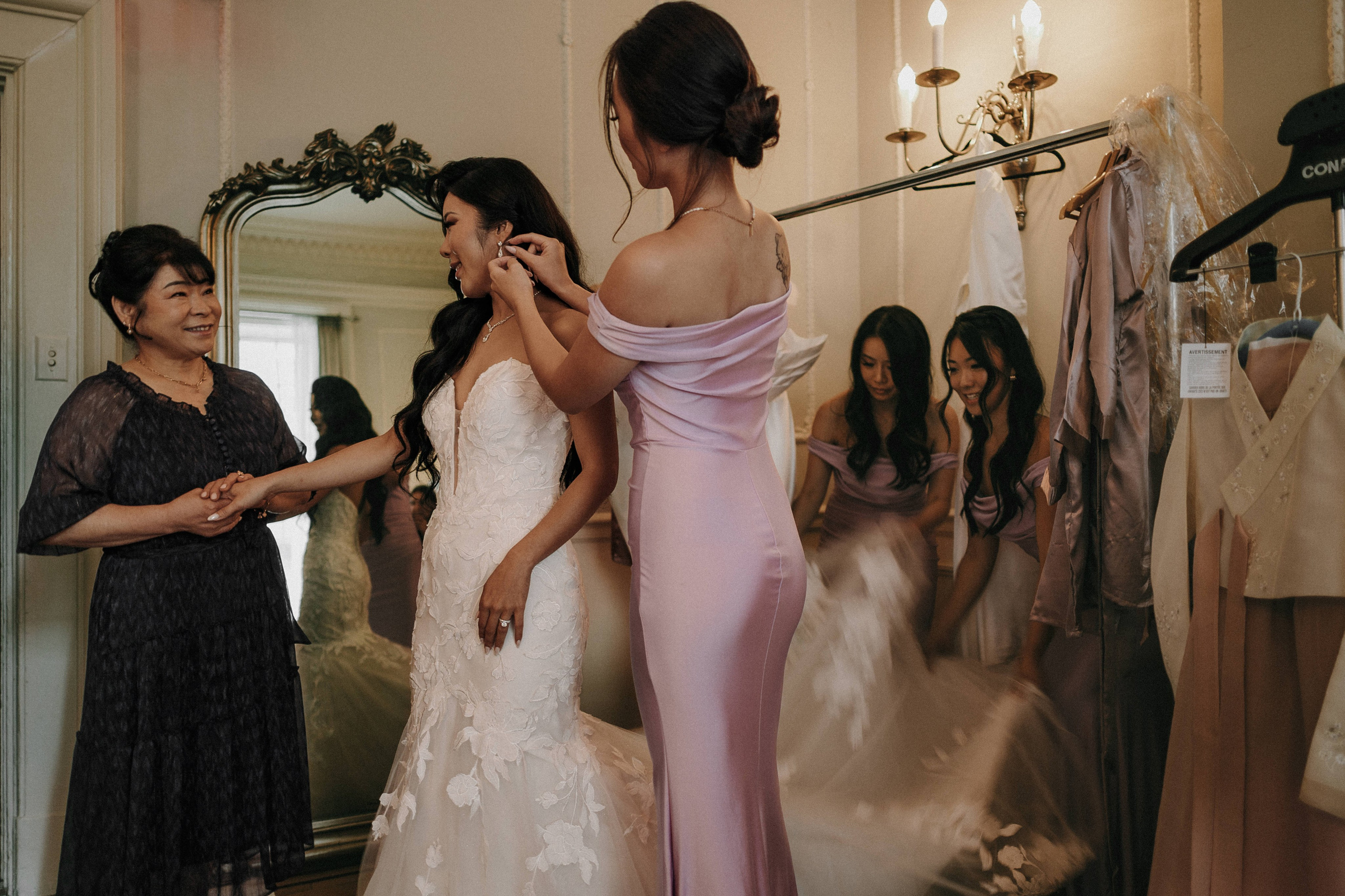 WeddingStory in Vancouver Club. Ivan Skufinsky — wedding and family photographer in Vancouver