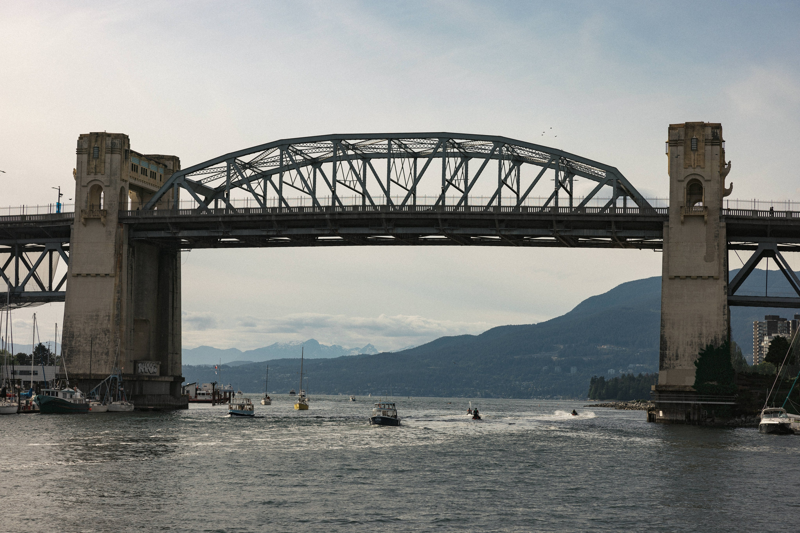 Vancouver Proposal Photographer | Engagement & Yacht Photoshoot. Ivan Skufinsky — wedding and family photographer in Vancouver