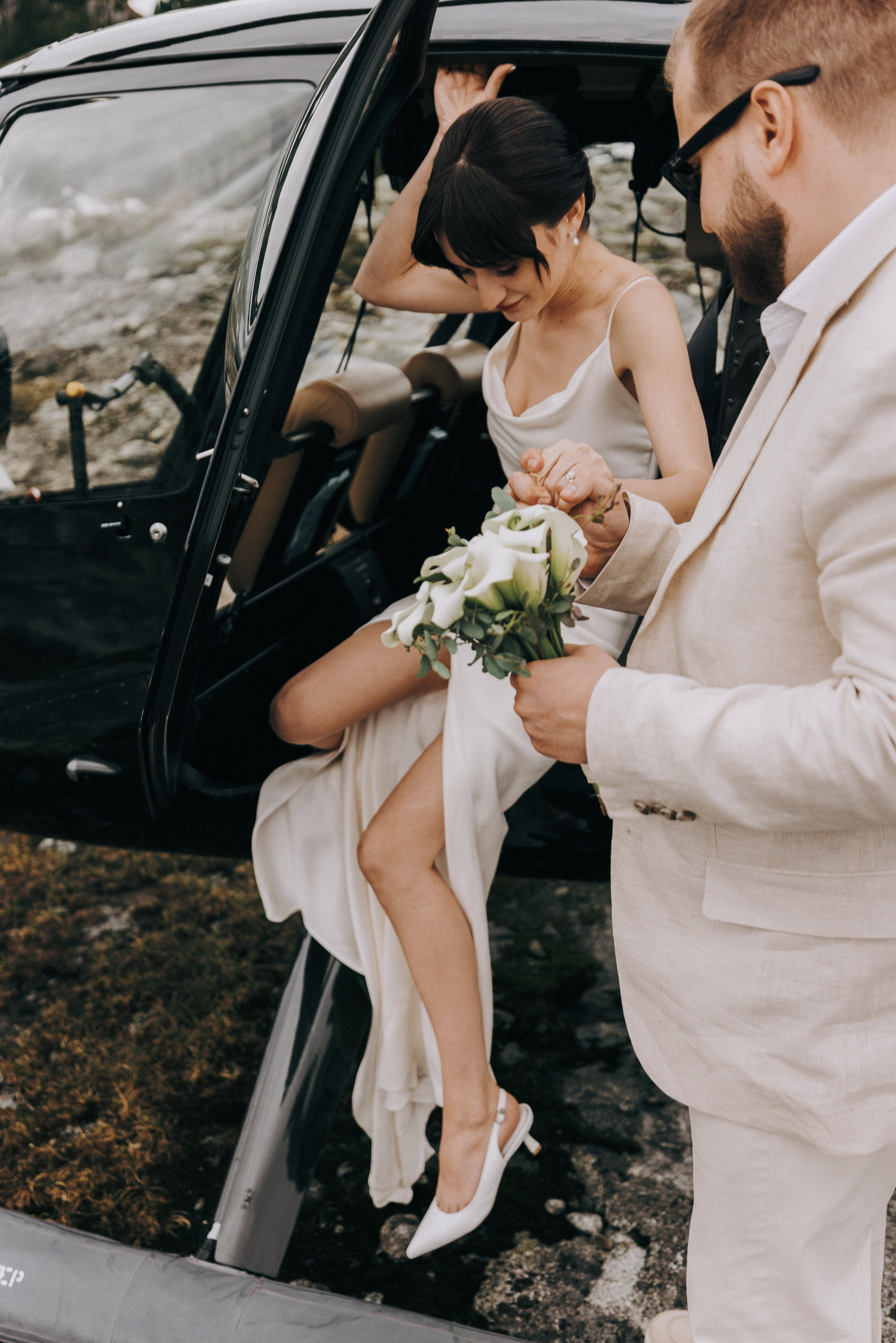 Sky-High Love: Stunning Vancouver Mountain Wedding Shoot by Helicopter. Ivan Skufinsky — wedding and family photographer in Vancouver