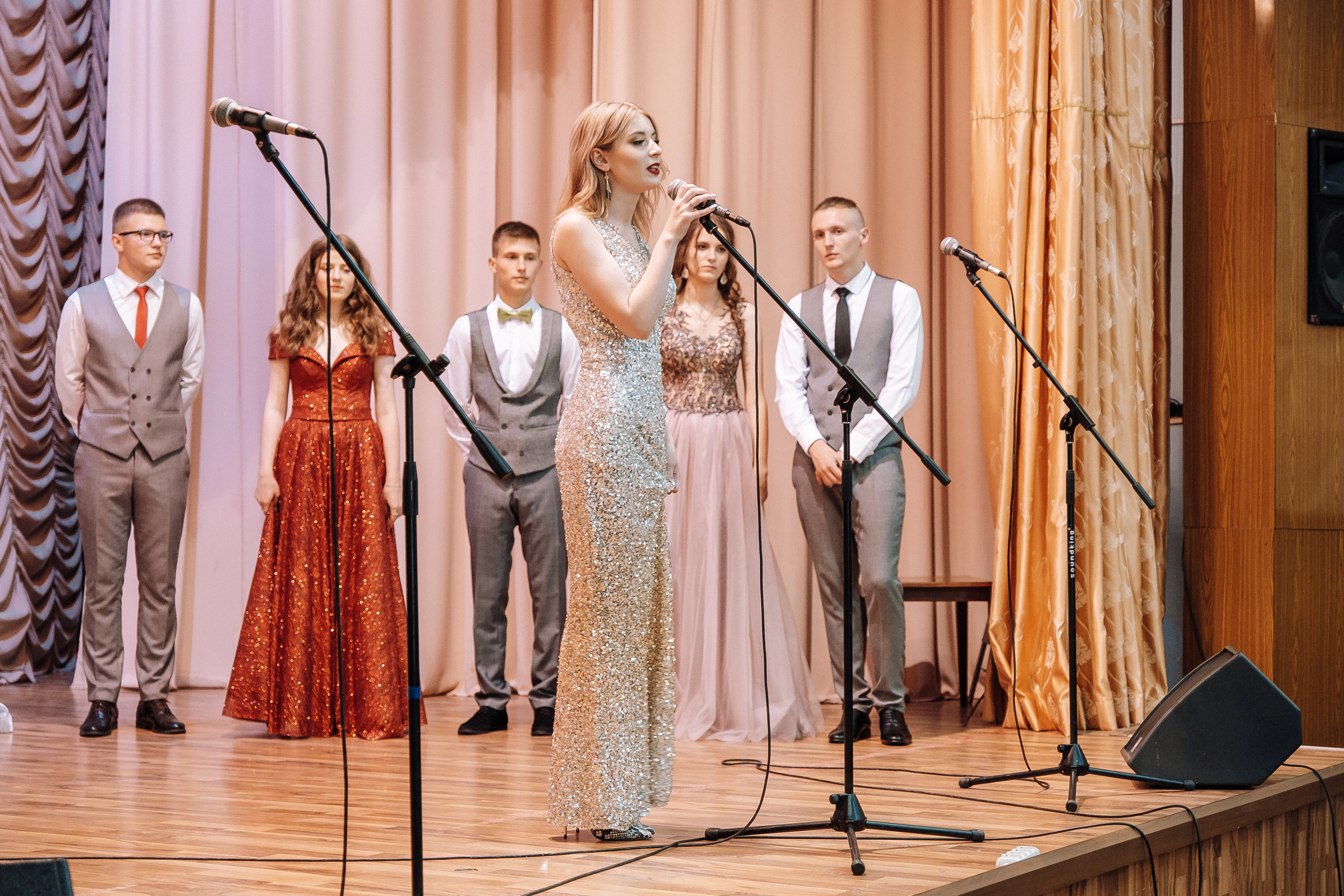 Выпускной школа номер 3. Хмельник. Ivan Skufinsky — wedding and family photographer in Vancouver