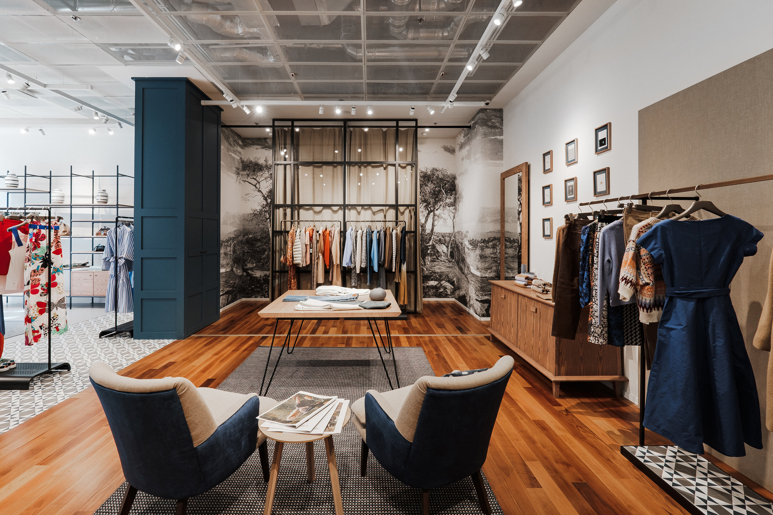 интерьер магазина MAXMARA