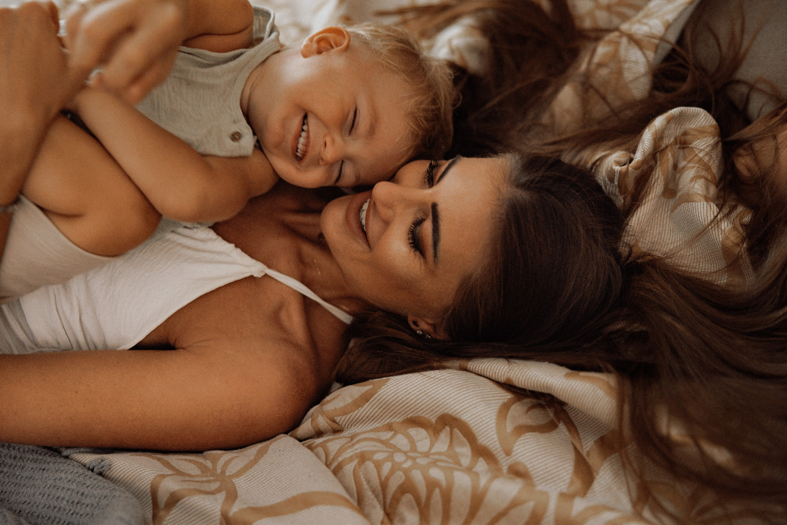 Home family shoot. Ivan Skufinsky — wedding and family photographer in Vancouver