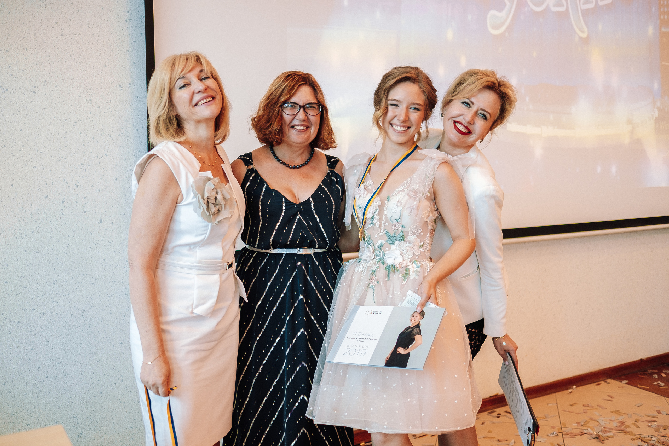 Выпускной 153 Гимназия. Ivan Skufinsky — wedding and family photographer in Vancouver