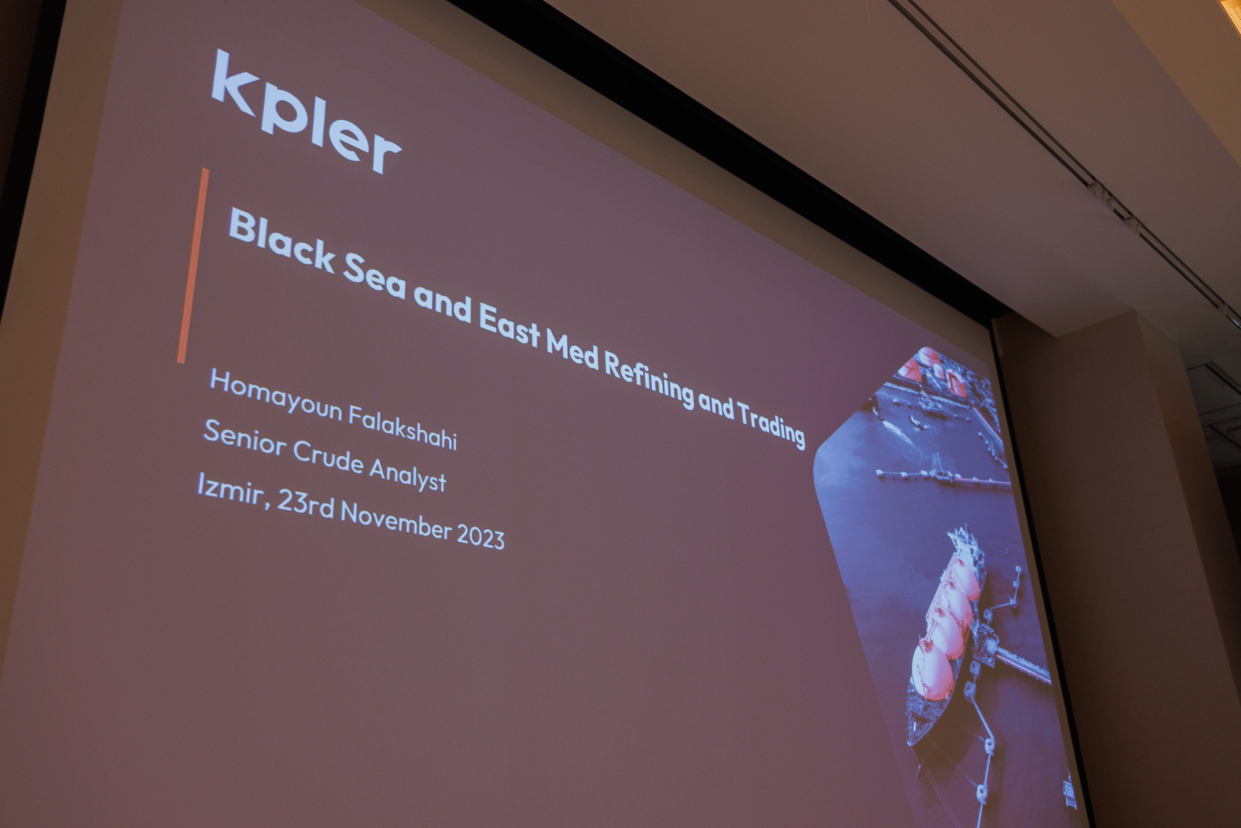 EXECUTIVE RETREAT Izmir Confidence Information Services. Ivan Skufinsky — wedding and family photographer in Vancouver