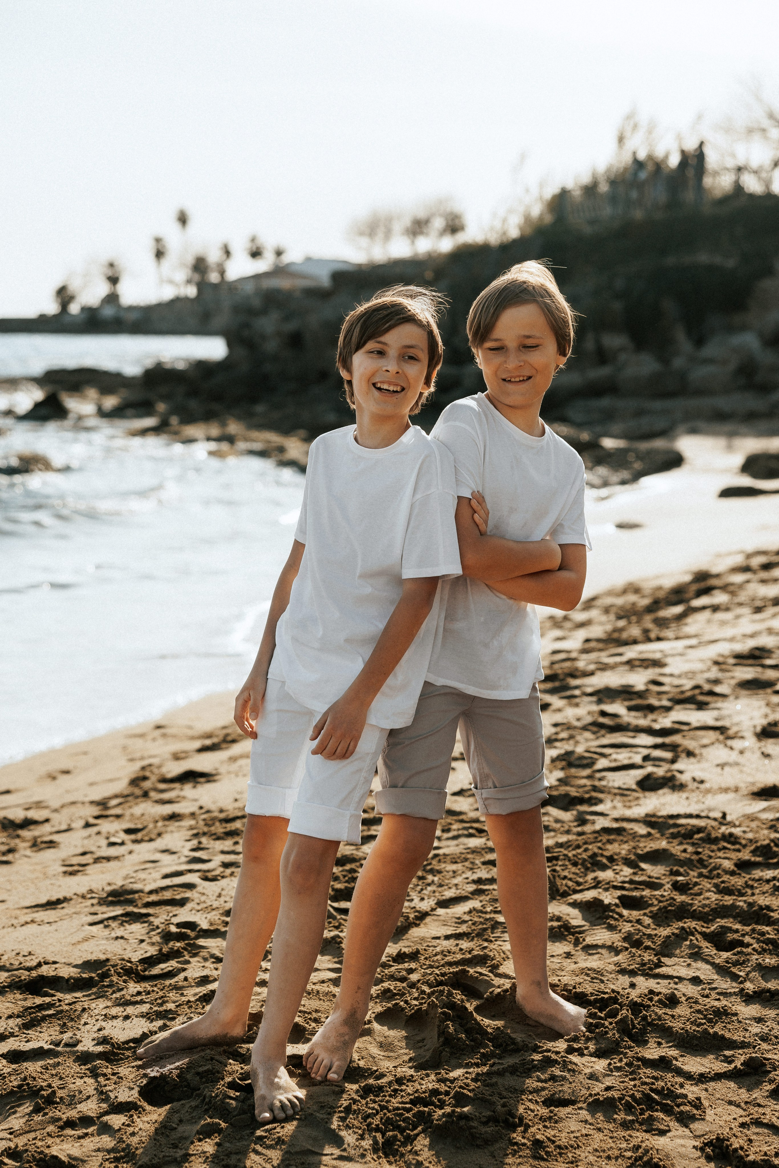 Family photo session on the beach in Vancouver BC Сanada. Twins. Ivan Skufinsky — wedding and family photographer in Vancouver
