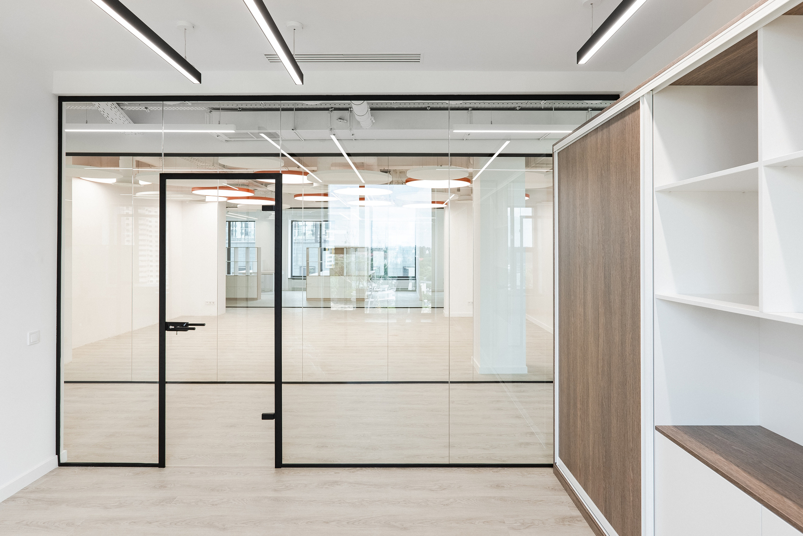 BC FORUM ORGANOSYN. Ivan Skufinsky — wedding and family photographer in Vancouver