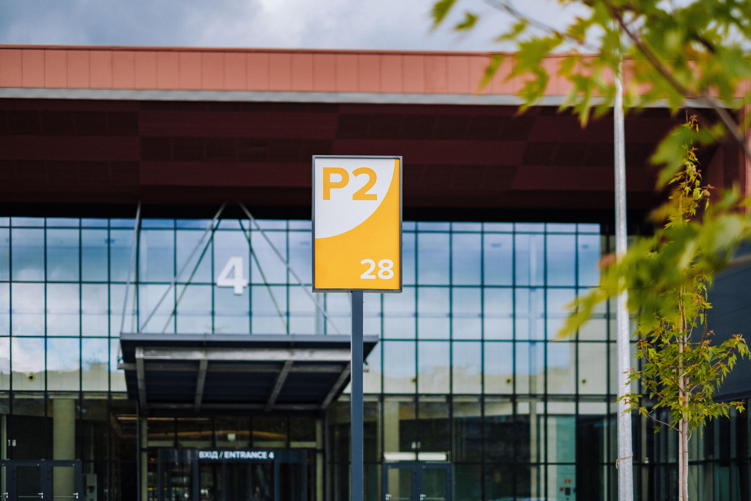 EXTERIER RETROVILLE. Ivan Skufinsky — wedding and family photographer in Vancouver