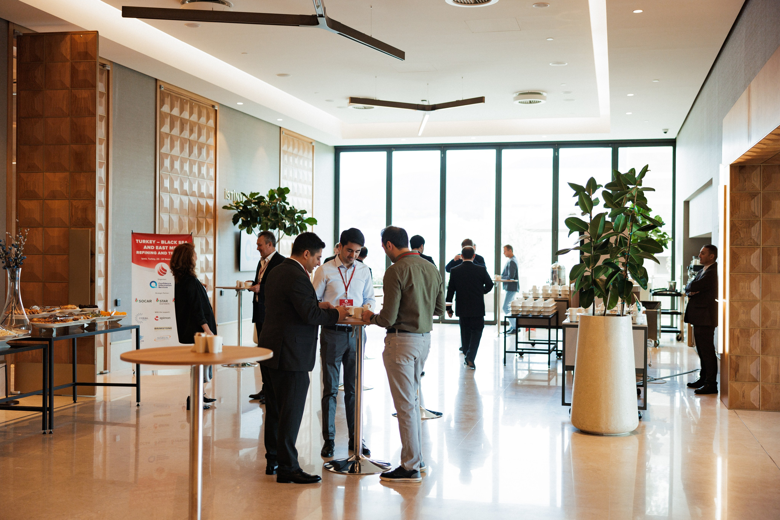 EXECUTIVE RETREAT Izmir Confidence Information Services. Ivan Skufinsky — wedding and family photographer in Vancouver