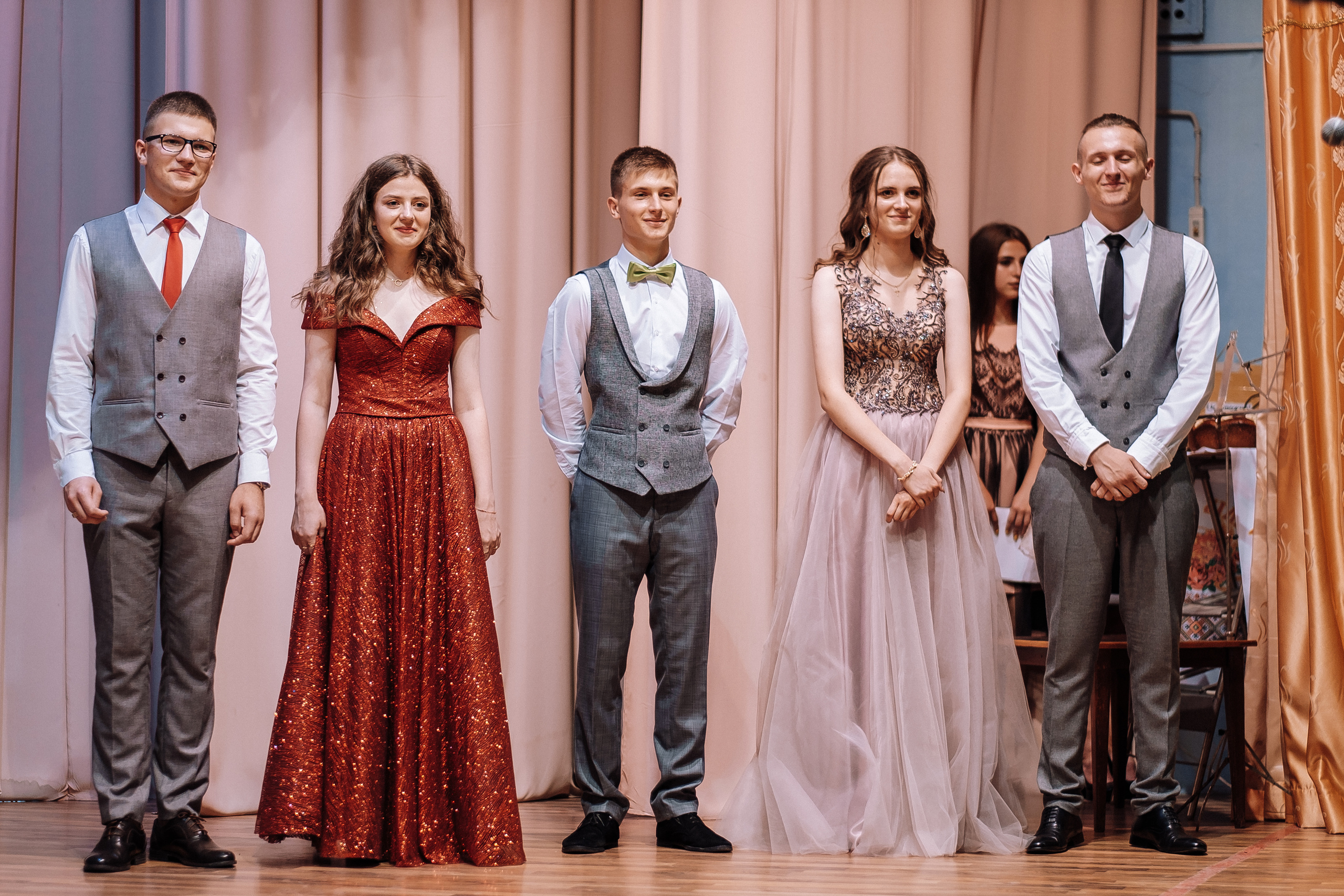 Выпускной школа номер 3. Хмельник. Ivan Skufinsky — wedding and family photographer in Vancouver