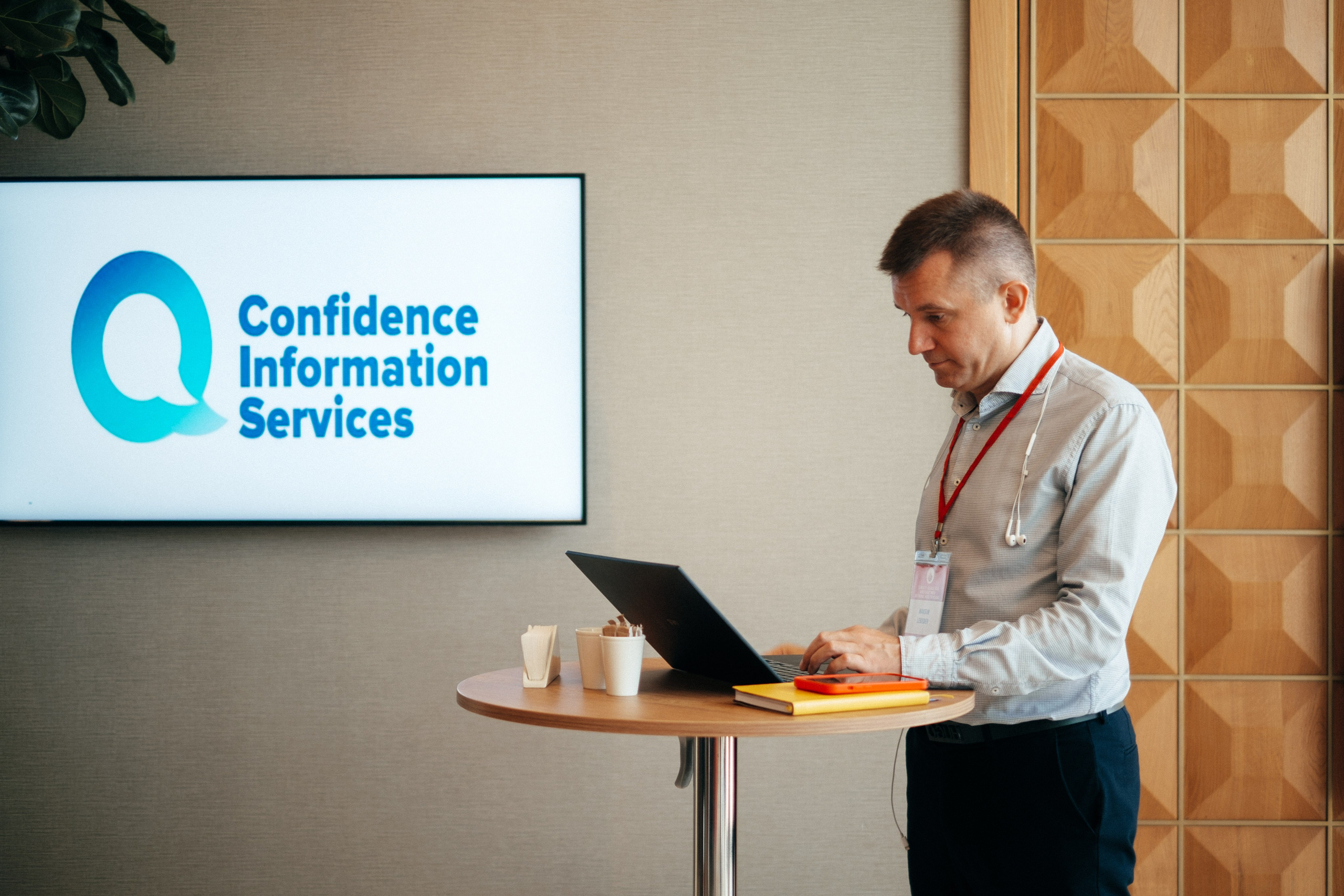 EXECUTIVE RETREAT Izmir Confidence Information Services. Ivan Skufinsky — wedding and family photographer in Vancouver