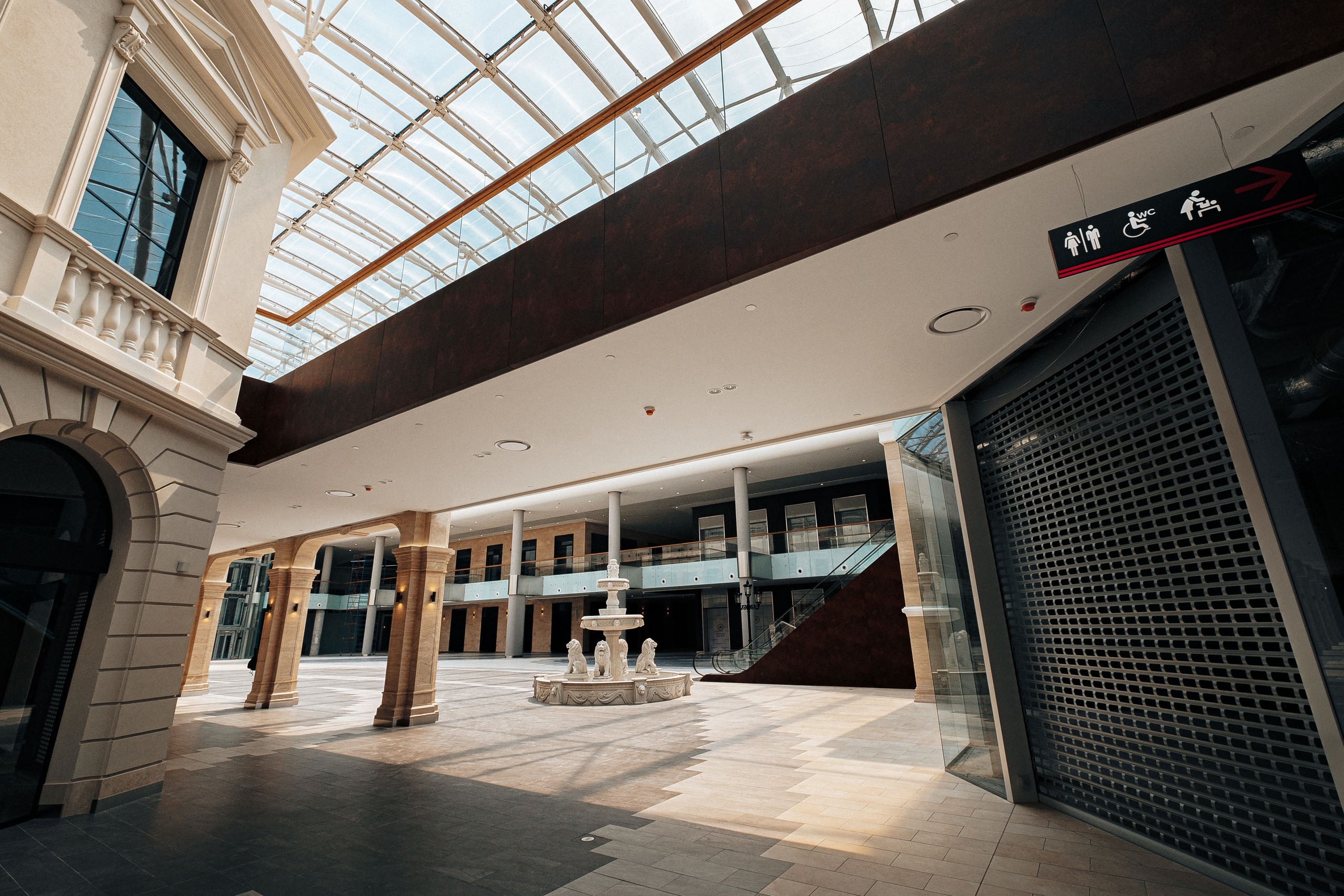 INTERIOR RETROVILLE. Ivan Skufinsky — wedding and family photographer in Vancouver