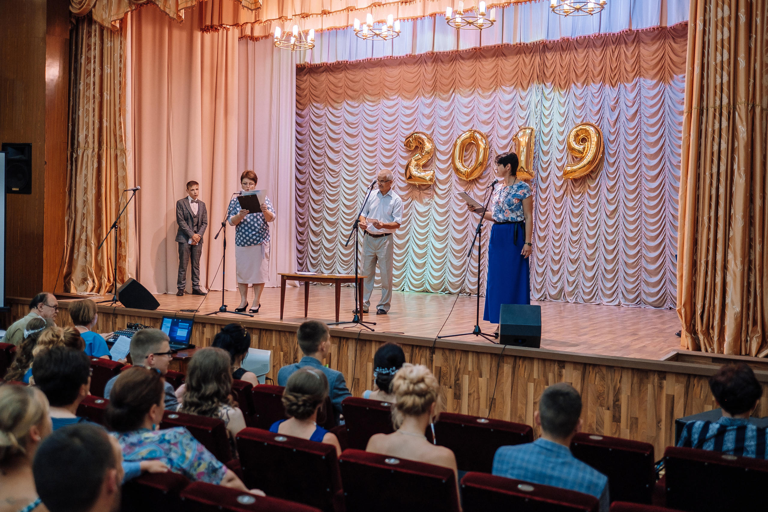 Выпускной школа номер 3. Хмельник. Ivan Skufinsky — wedding and family photographer in Vancouver