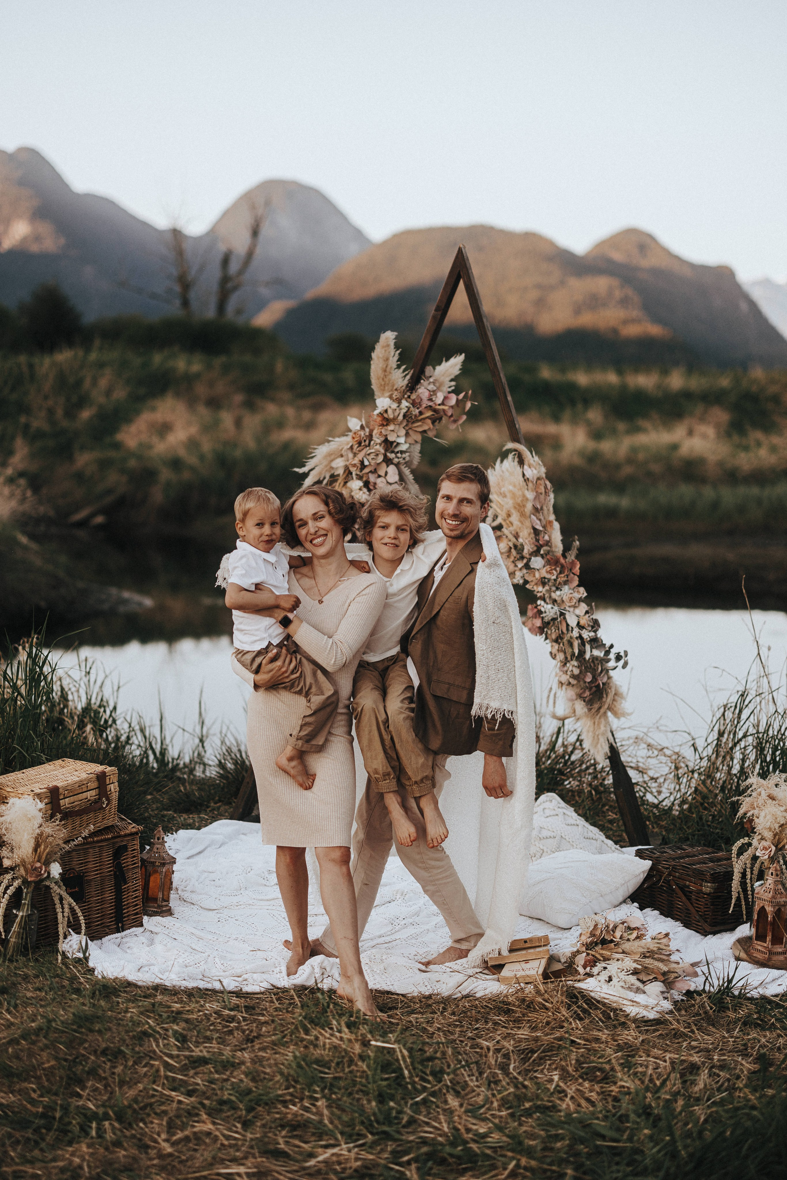 Family photo shoot at Pitt lake Vancouver BC. Ivan Skufinsky — wedding and family photographer in Vancouver