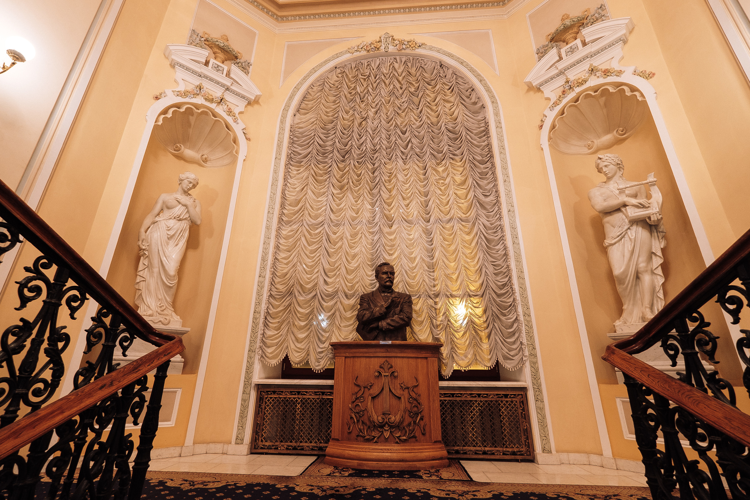 Deutsche Bank 10 years in Ukraine. Ivan Skufinsky — wedding and family photographer in Vancouver