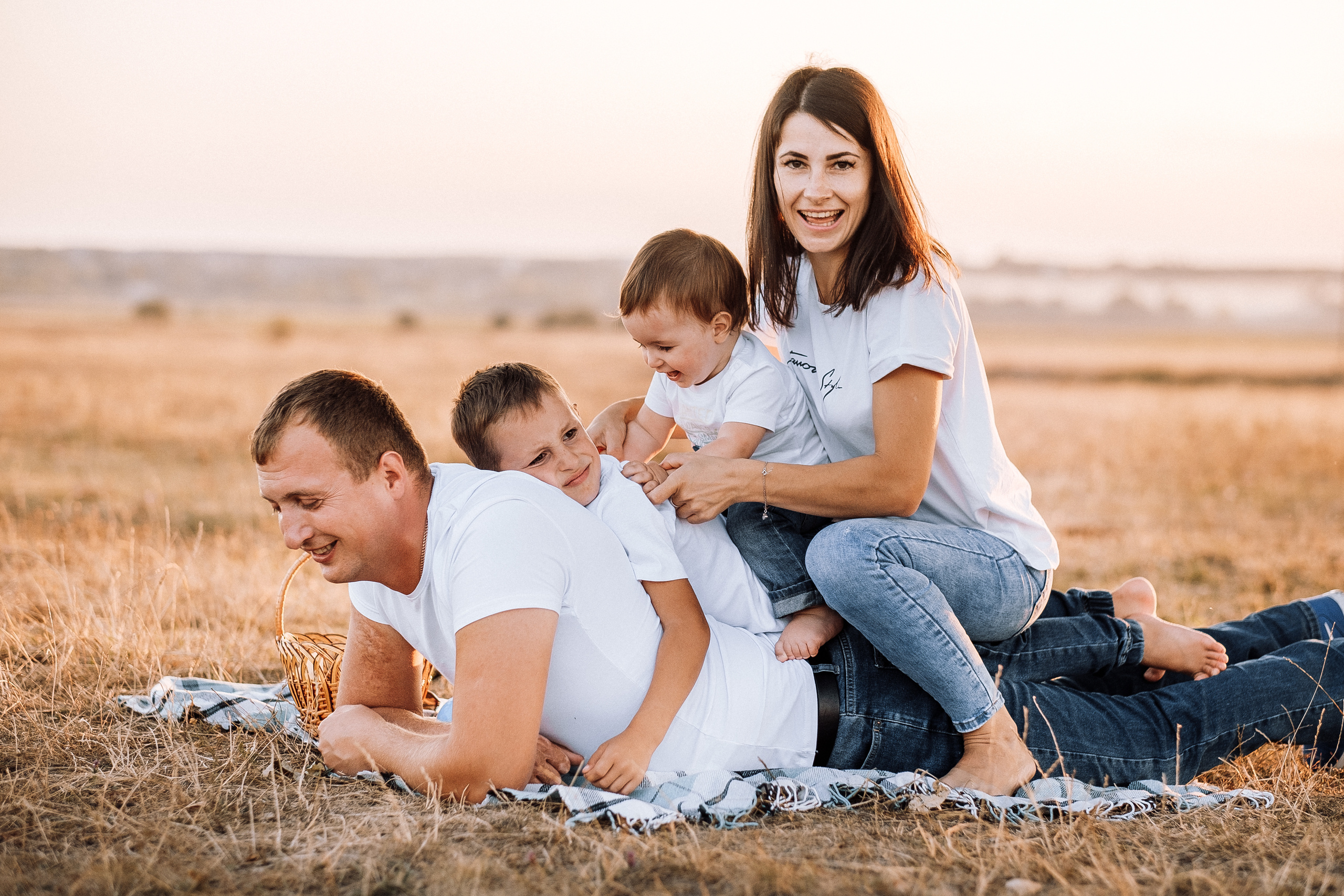 FamilyStory Ira+Kolya+Artem+Yaroslav. Ivan Skufinsky — wedding and family photographer in Vancouver